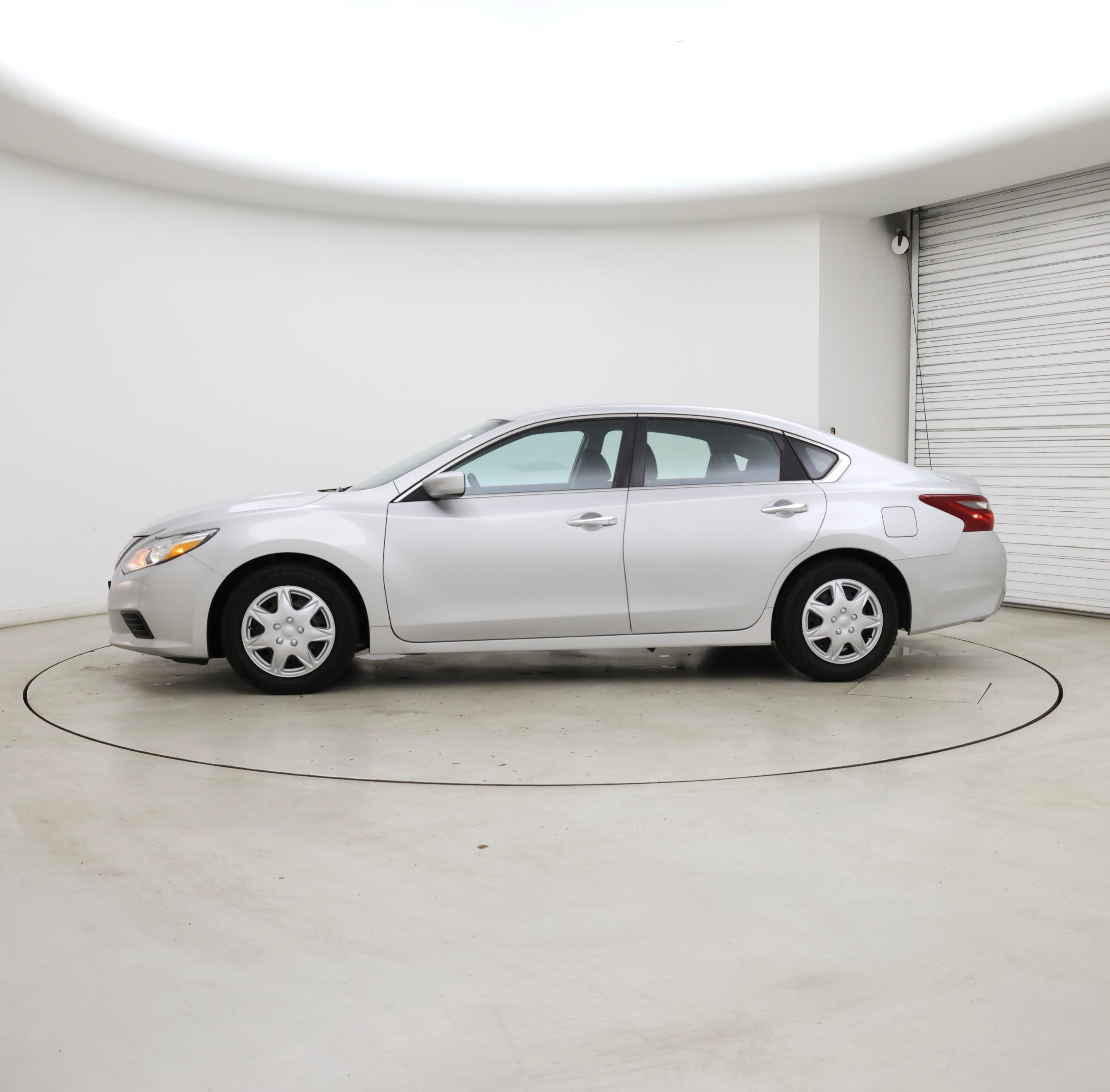 Thumbnail: 2018 Nissan Altima - 3