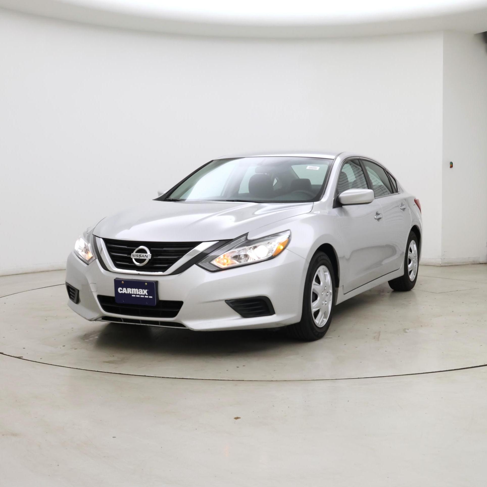 Thumbnail: 2018 Nissan Altima - 4