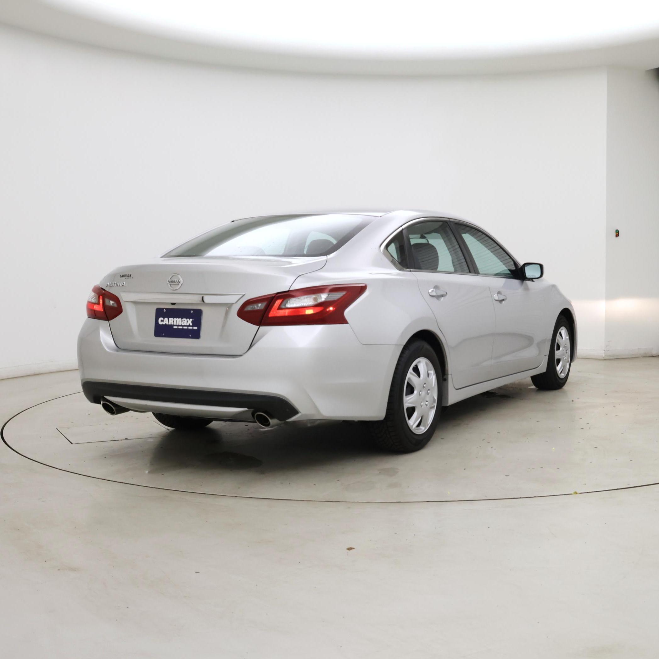 Thumbnail: 2018 Nissan Altima - 8