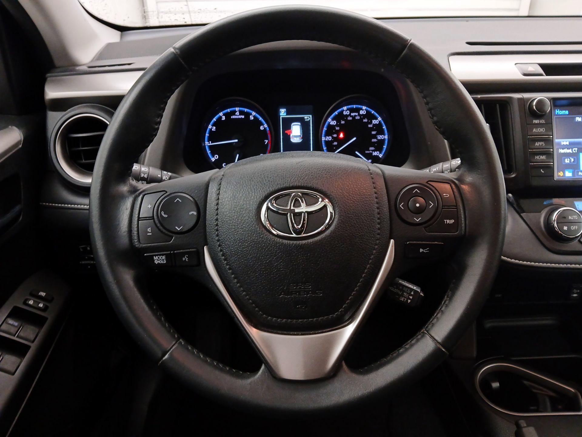 Thumbnail: 2017 Toyota RAV4 - 10