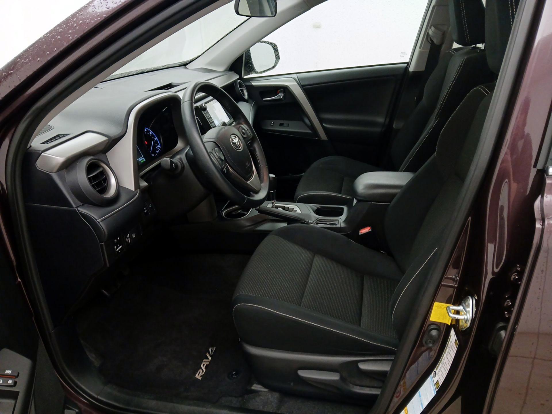 Thumbnail: 2017 Toyota RAV4 - 11