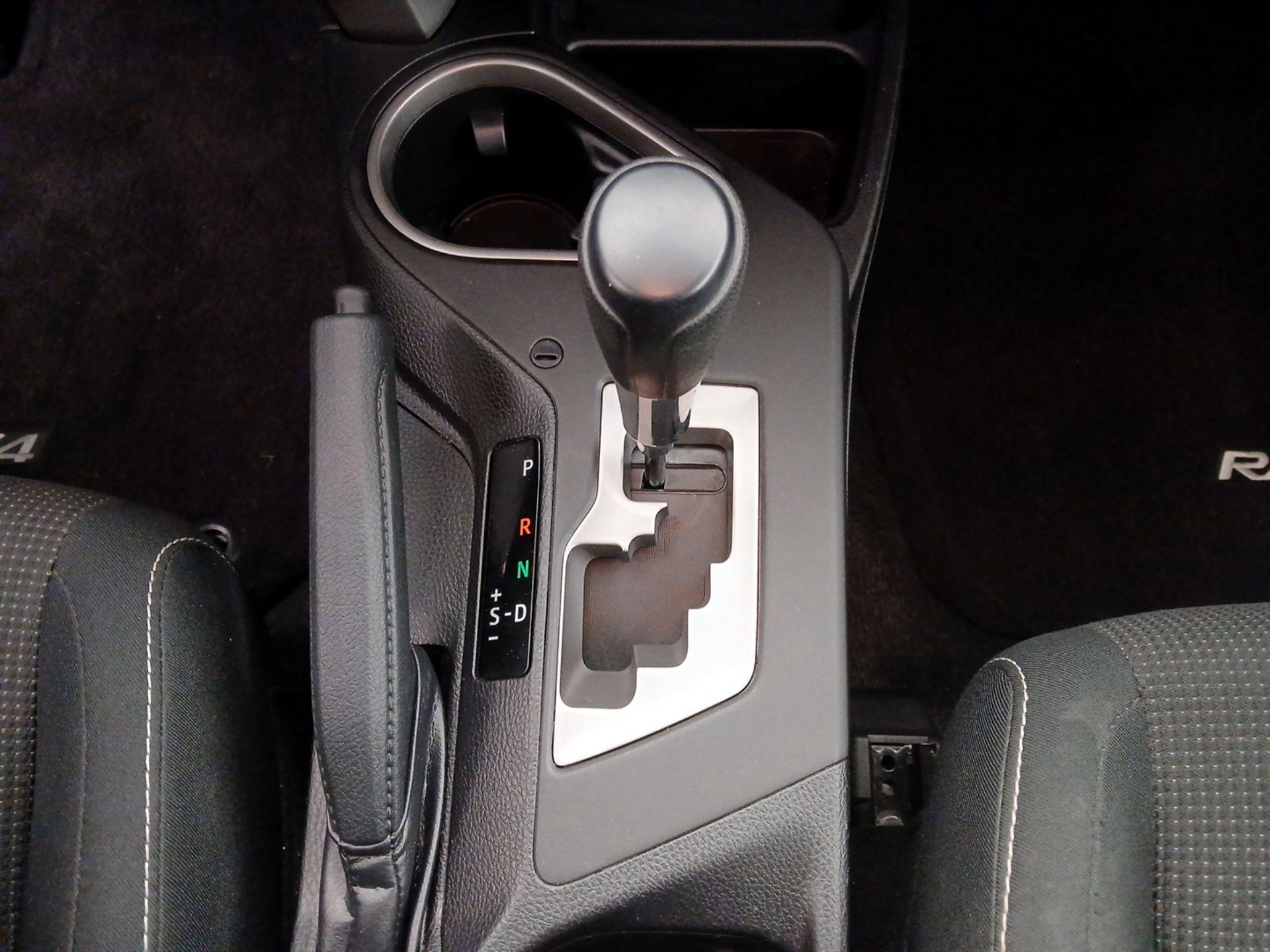 Thumbnail: 2017 Toyota RAV4 - 18