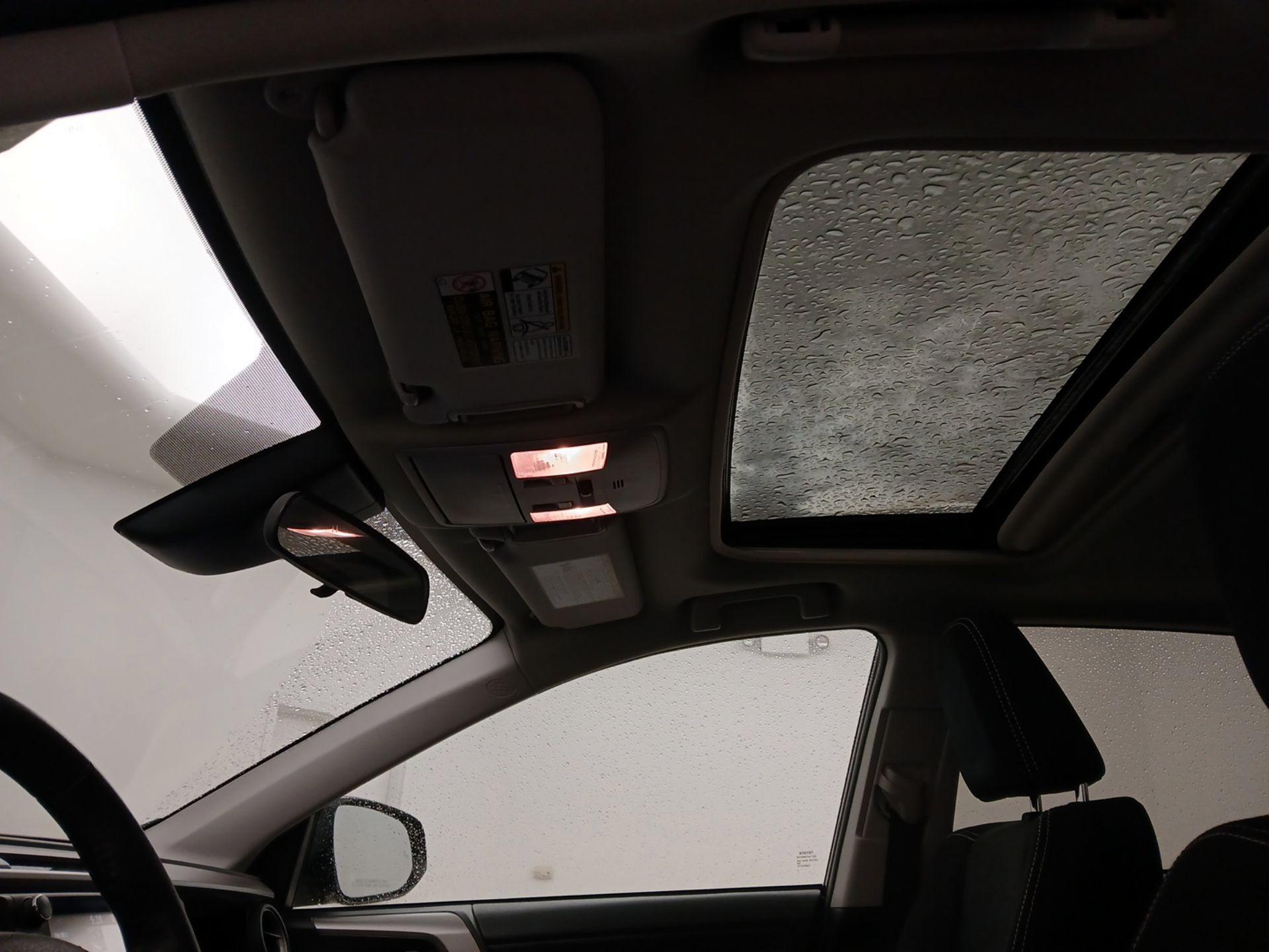 Thumbnail: 2017 Toyota RAV4 - 20