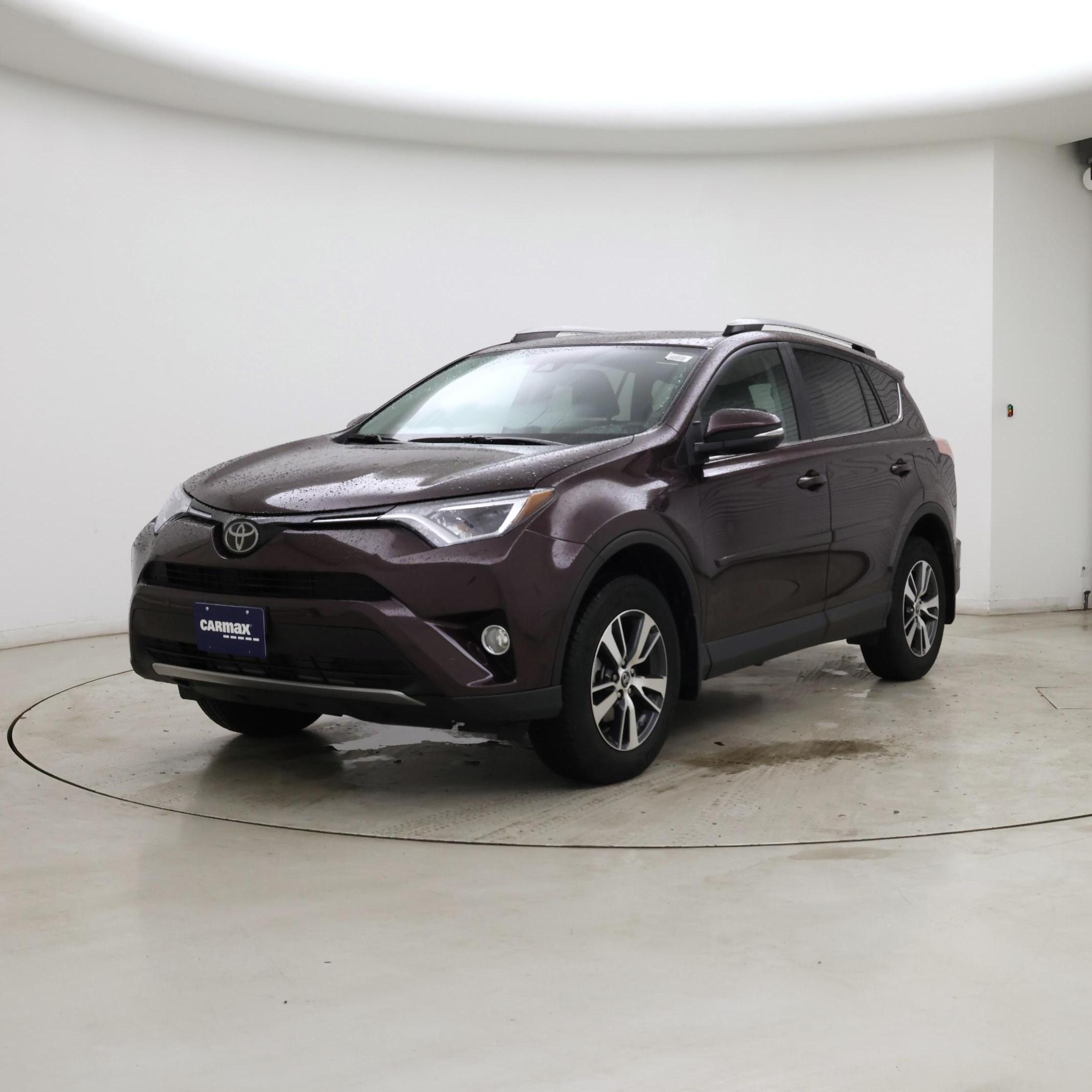 Thumbnail: 2017 Toyota RAV4 - 4