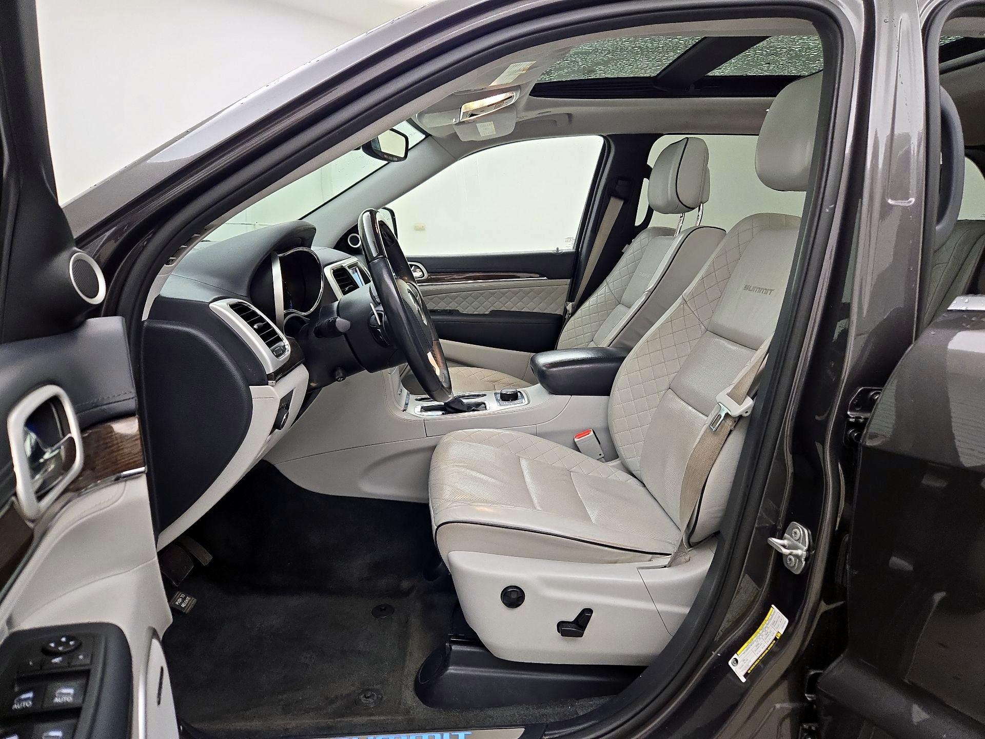 Thumbnail: 2018 Jeep Grand Cherokee - 9