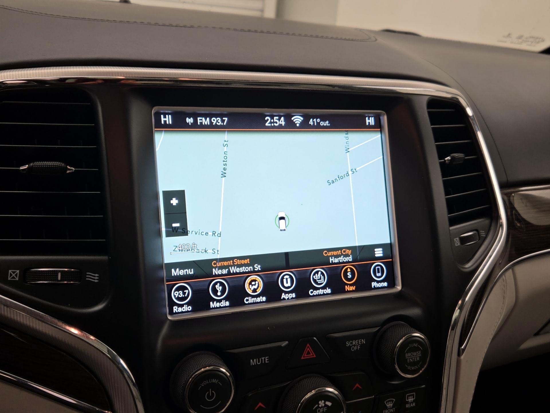 Thumbnail: 2018 Jeep Grand Cherokee - 12