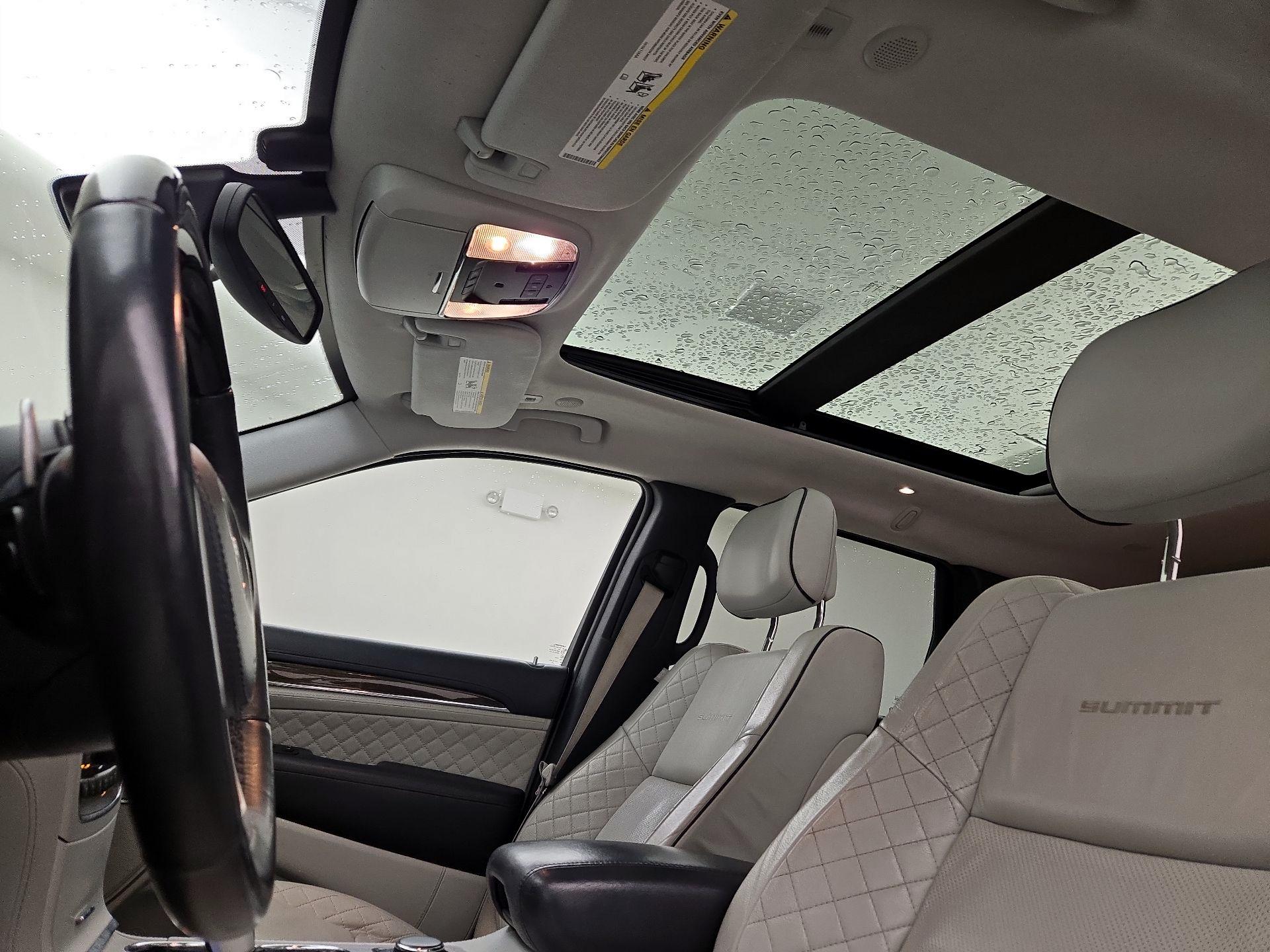 Thumbnail: 2018 Jeep Grand Cherokee - 18