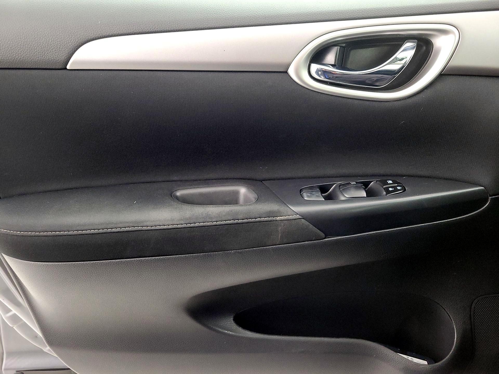 Thumbnail: 2015 Nissan Sentra - 12