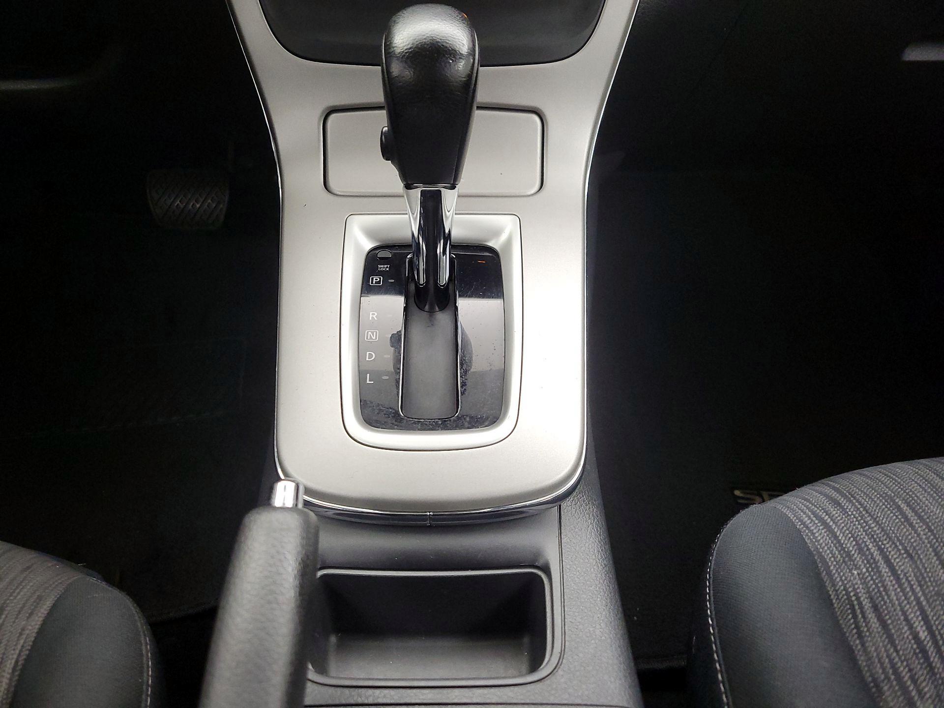 Thumbnail: 2015 Nissan Sentra - 17
