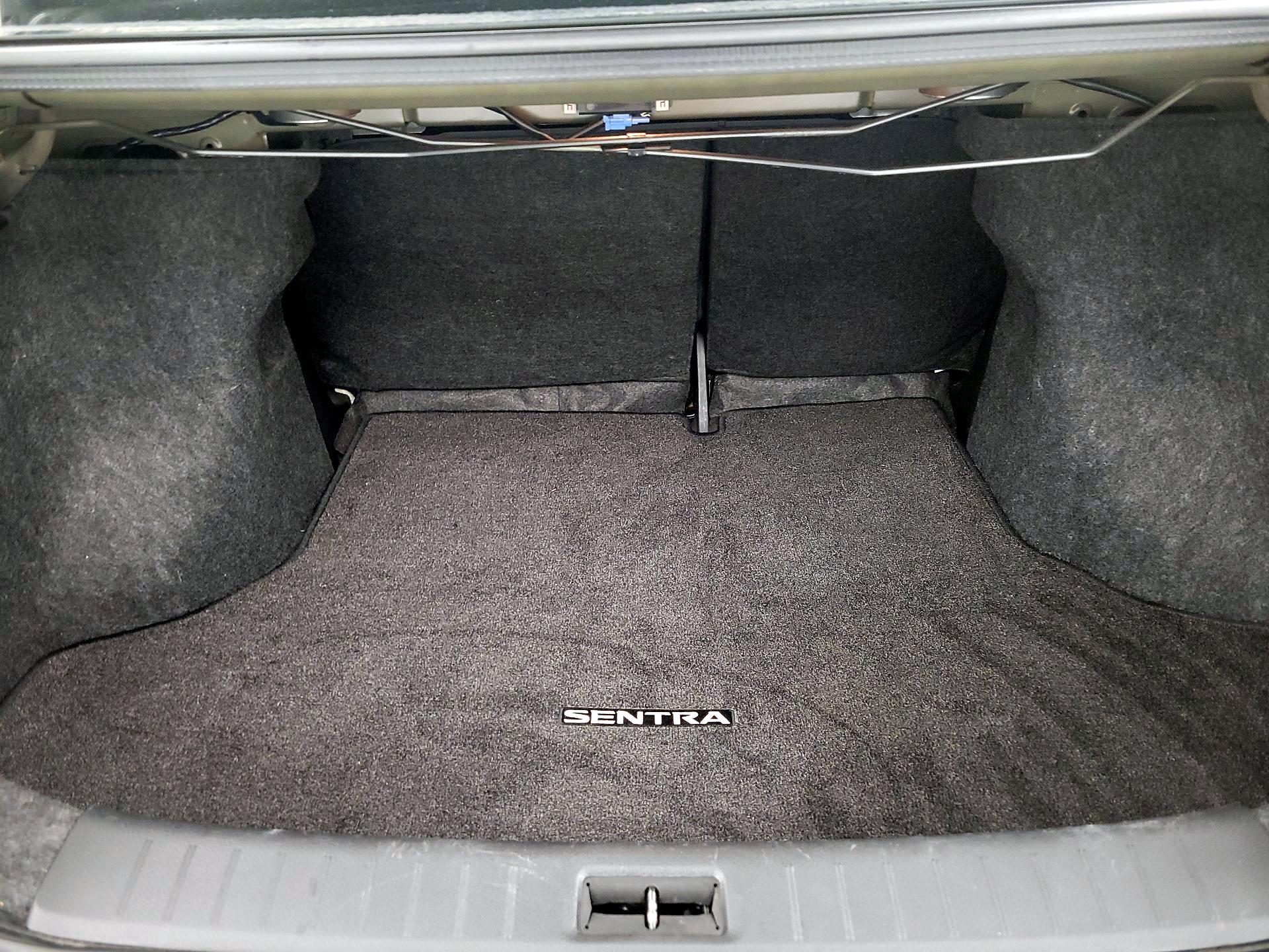 Thumbnail: 2015 Nissan Sentra - 19