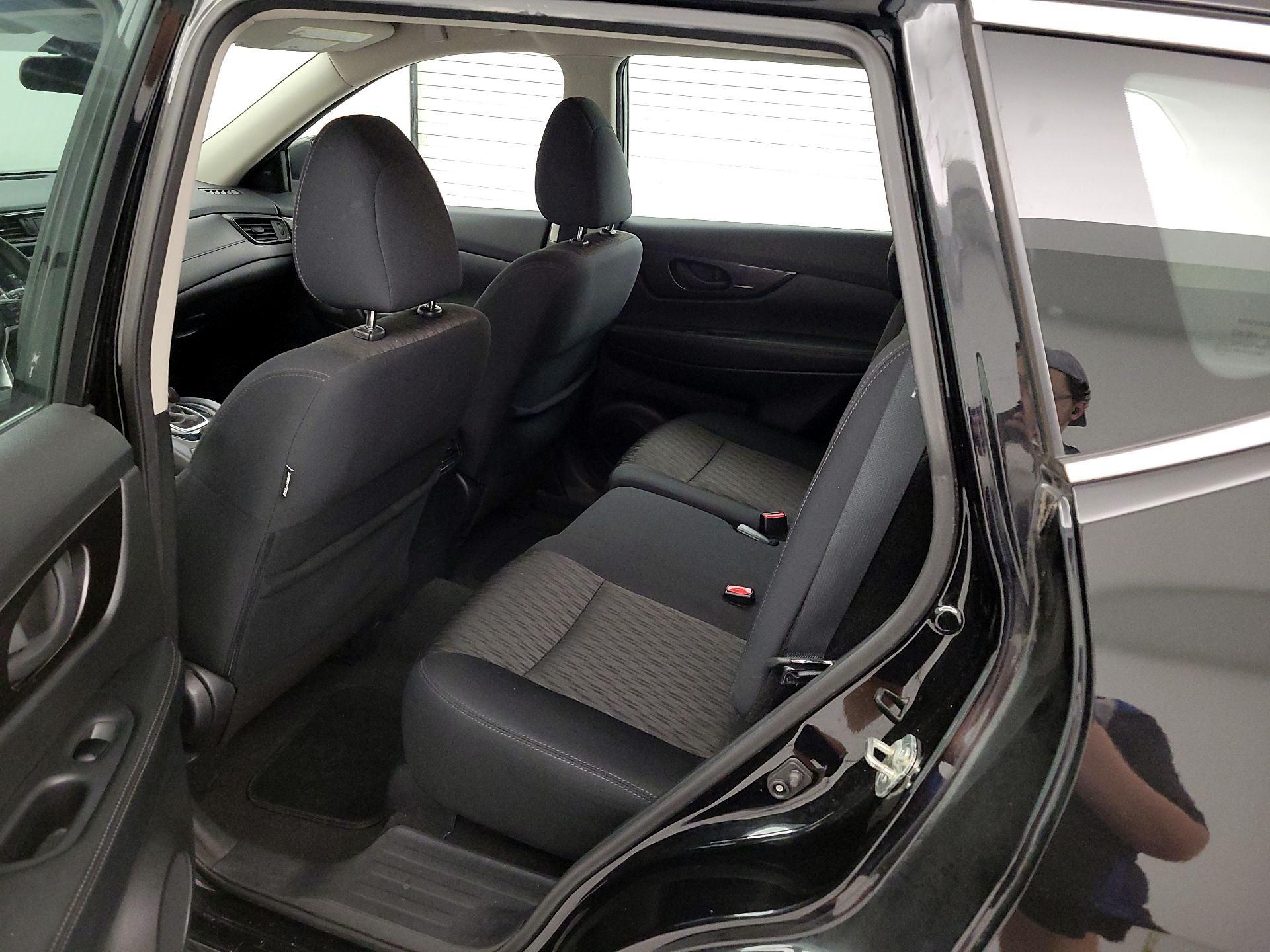 Thumbnail: 2019 Nissan Rogue - 19