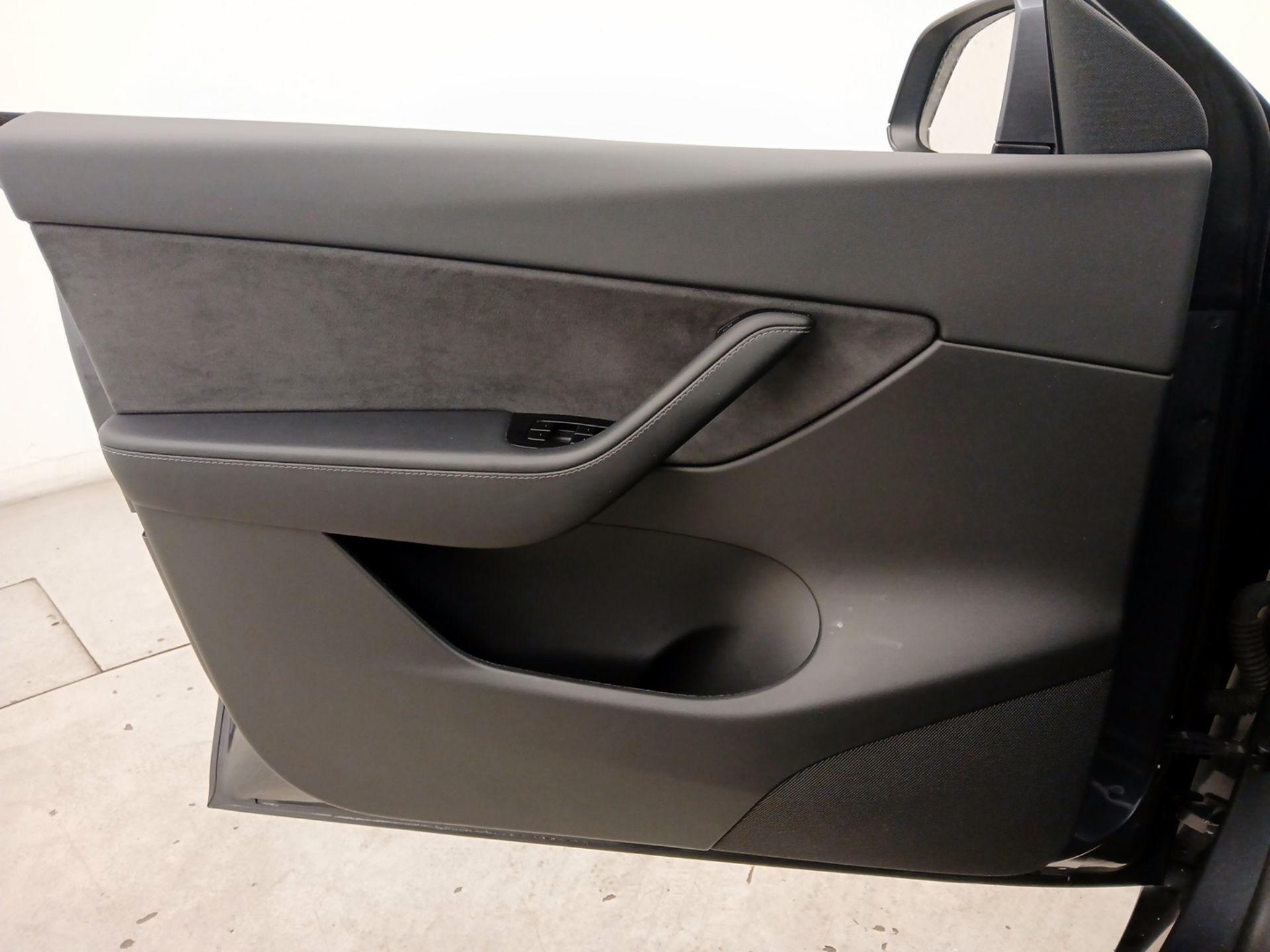 Thumbnail: 2021 Tesla Model Y - 12