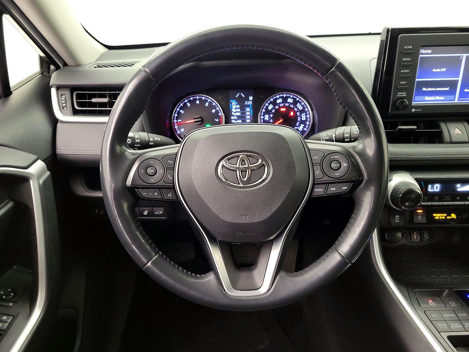 Thumbnail: 2020 Toyota RAV4 - 10