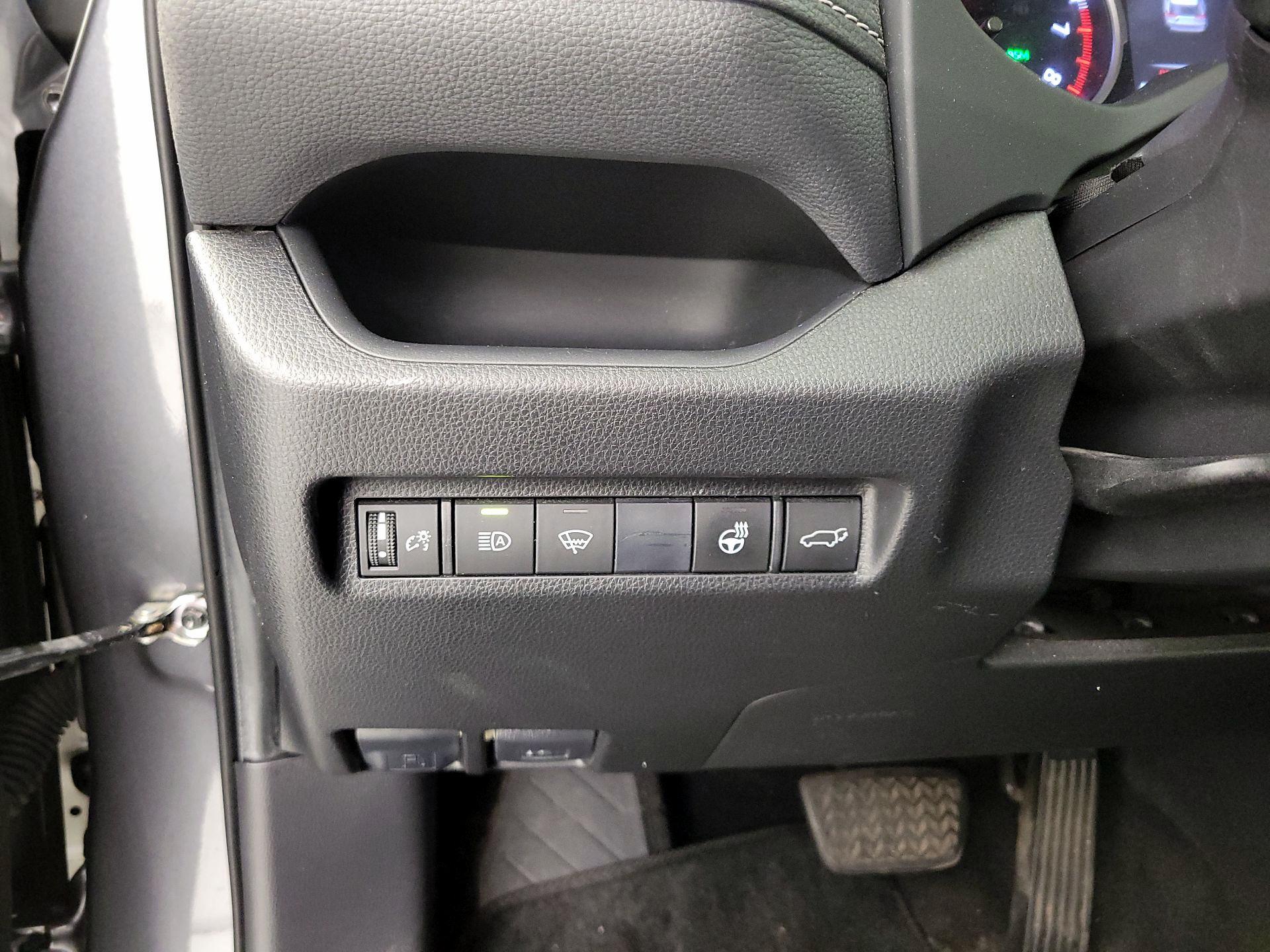 Thumbnail: 2020 Toyota RAV4 - 13