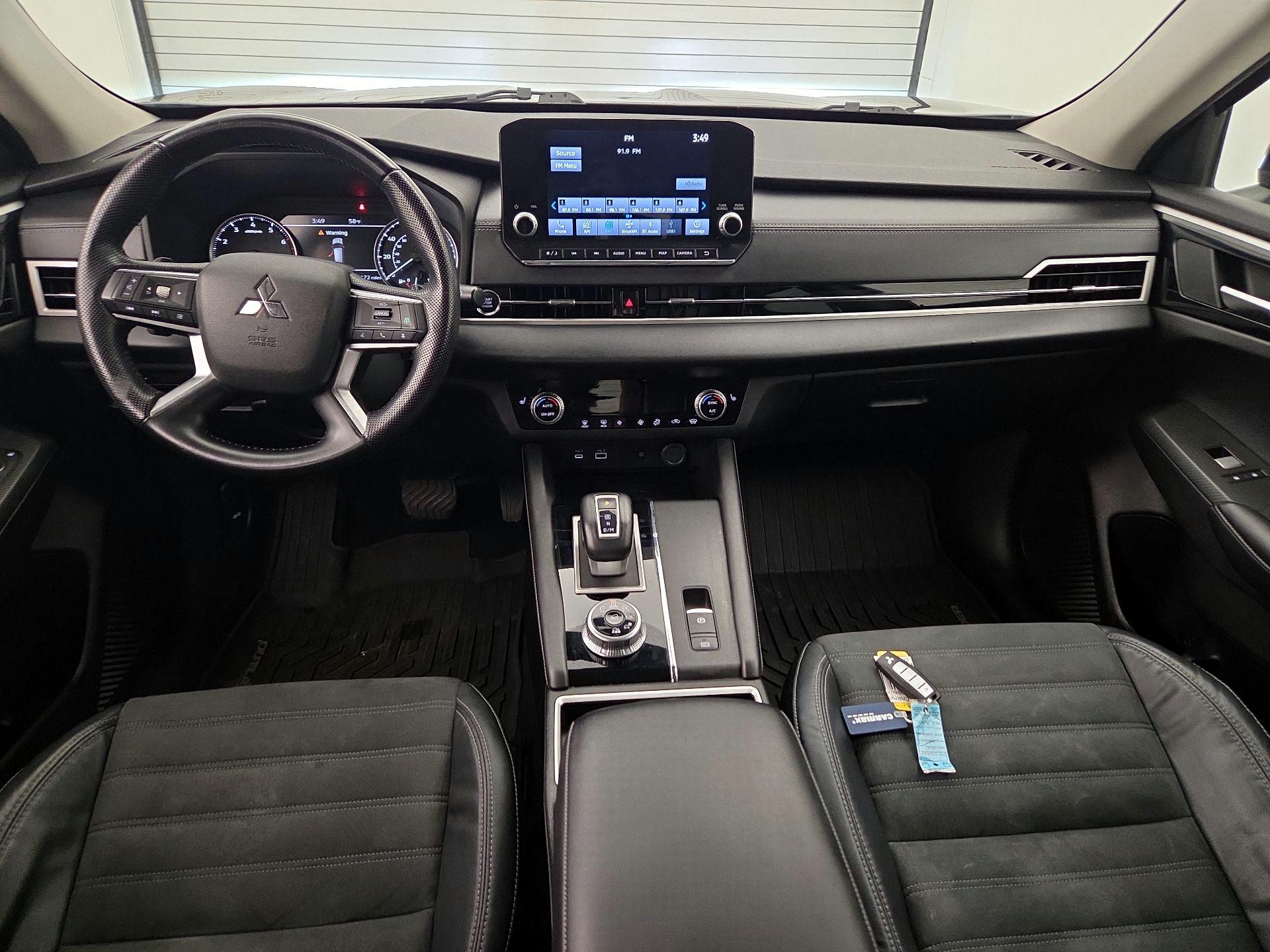 Thumbnail: 2022 Mitsubishi Outlander - 9