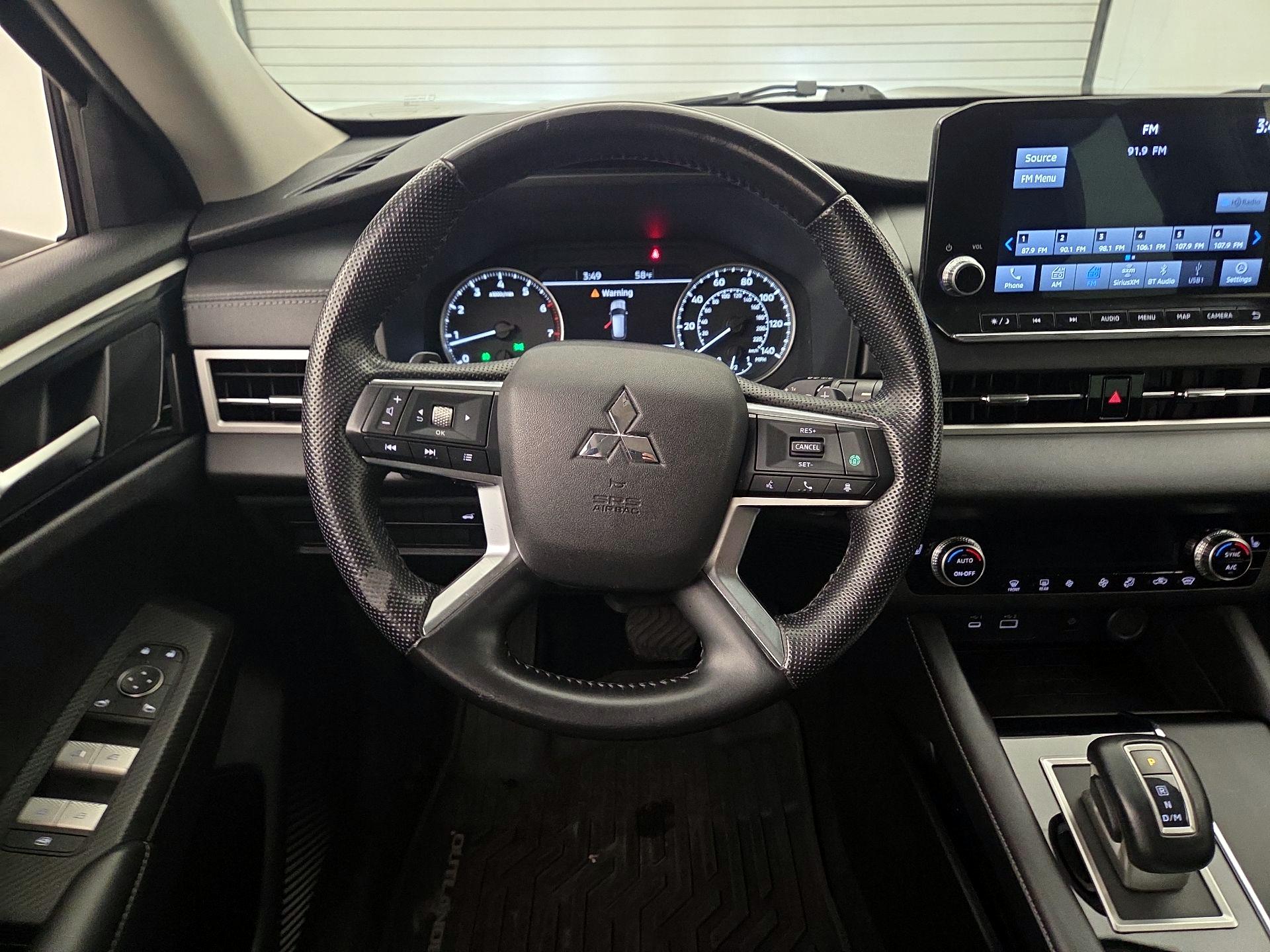 Thumbnail: 2022 Mitsubishi Outlander - 10