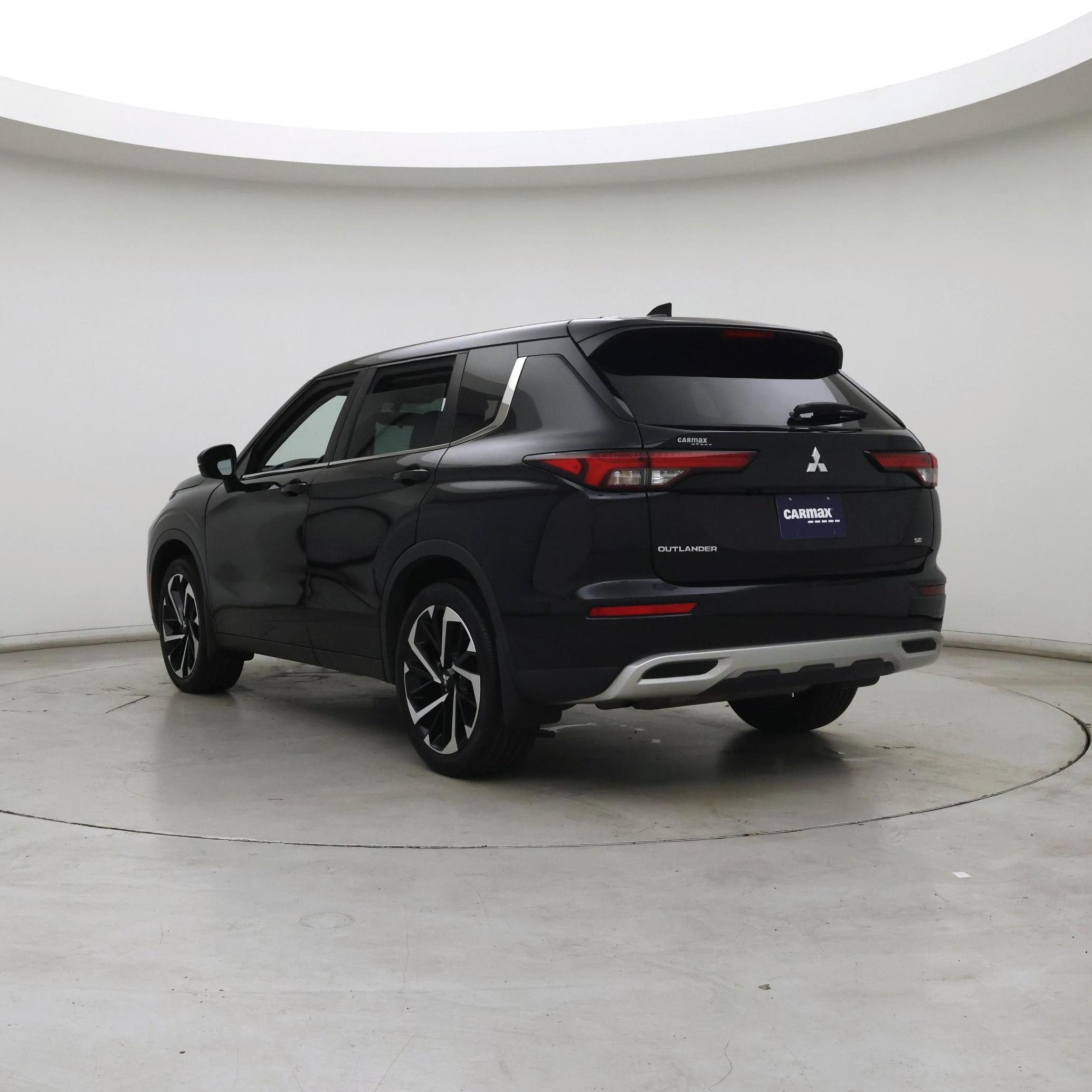 Thumbnail: 2022 Mitsubishi Outlander - 2