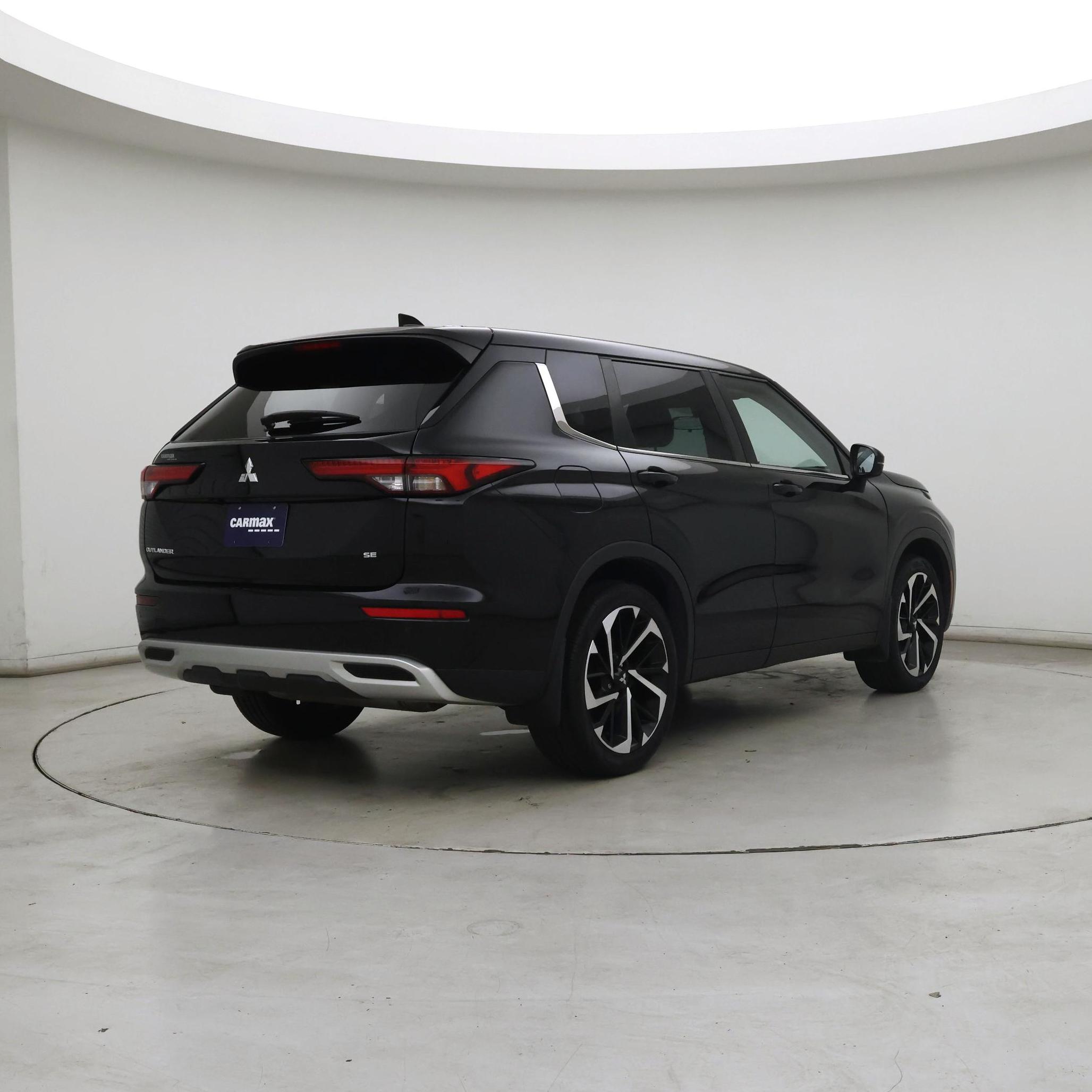 Thumbnail: 2022 Mitsubishi Outlander - 8