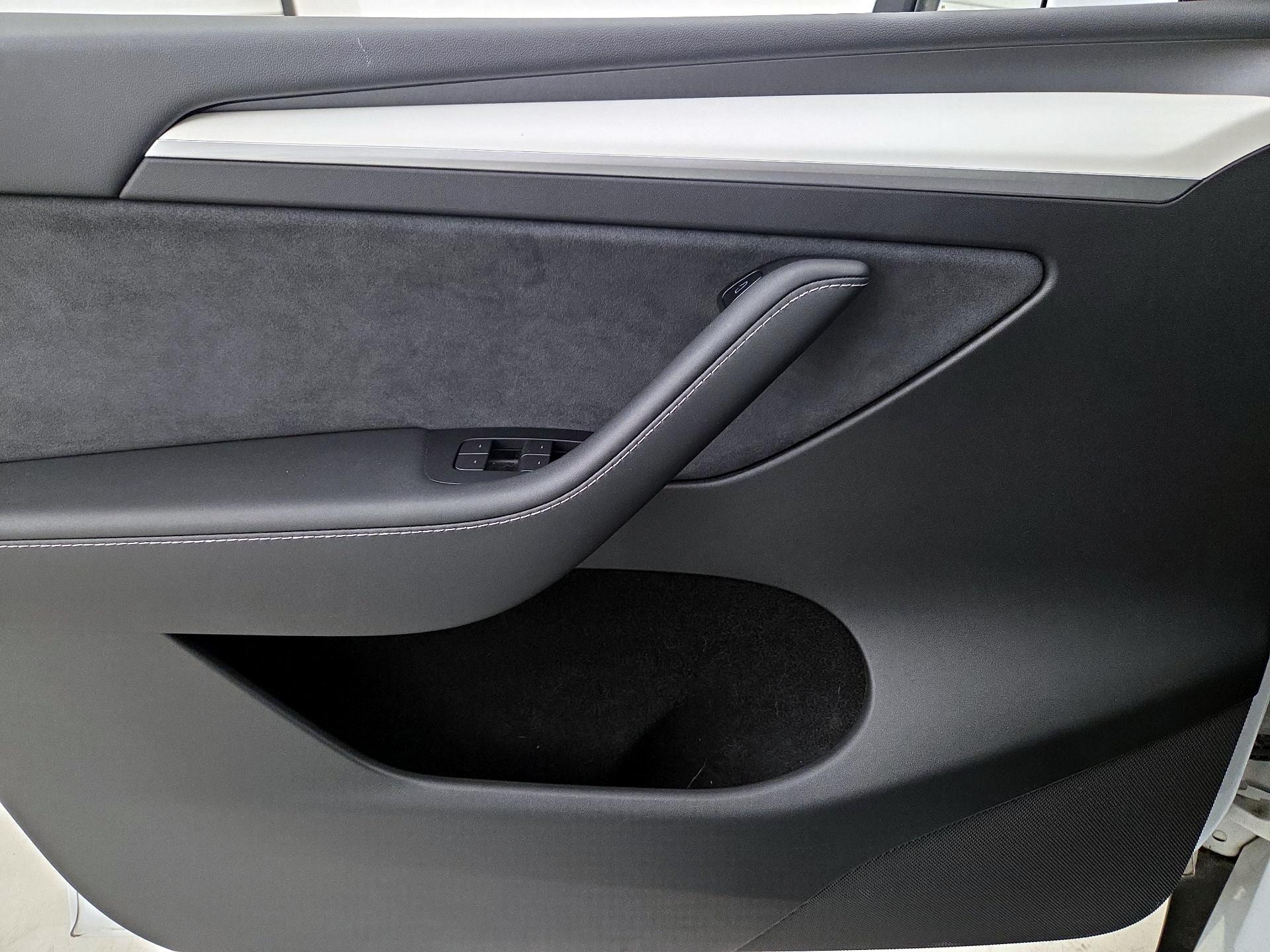 Thumbnail: 2022 Tesla Model Y - 12