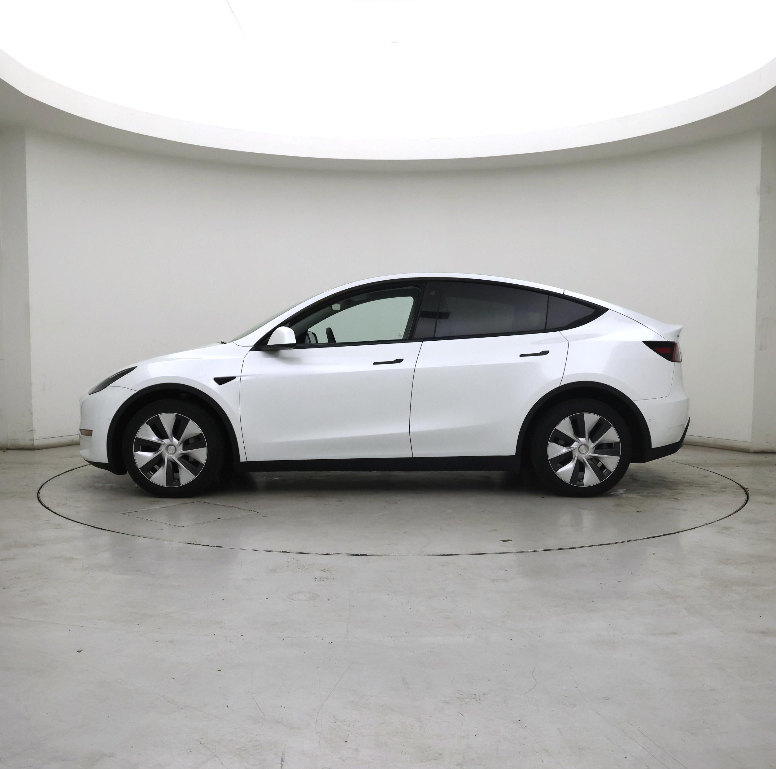 Thumbnail: 2022 Tesla Model Y - 3