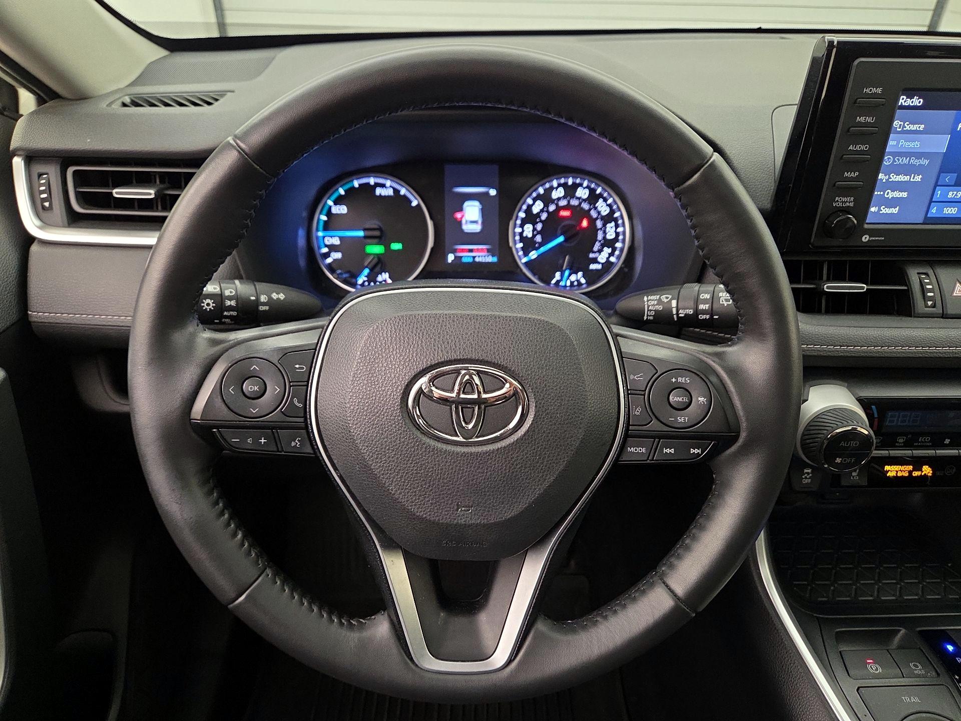 Thumbnail: 2022 Toyota RAV4 - 10