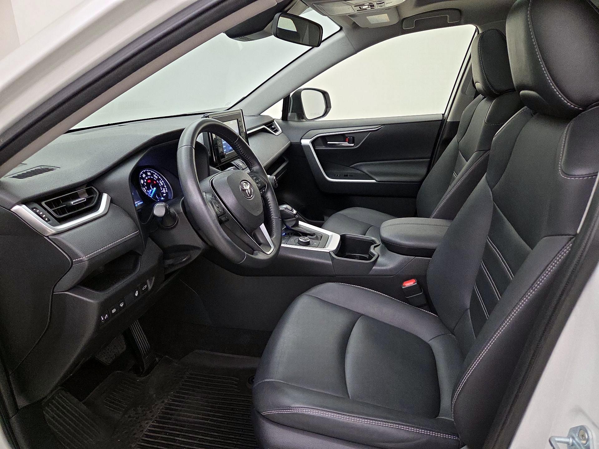 Thumbnail: 2022 Toyota RAV4 - 11