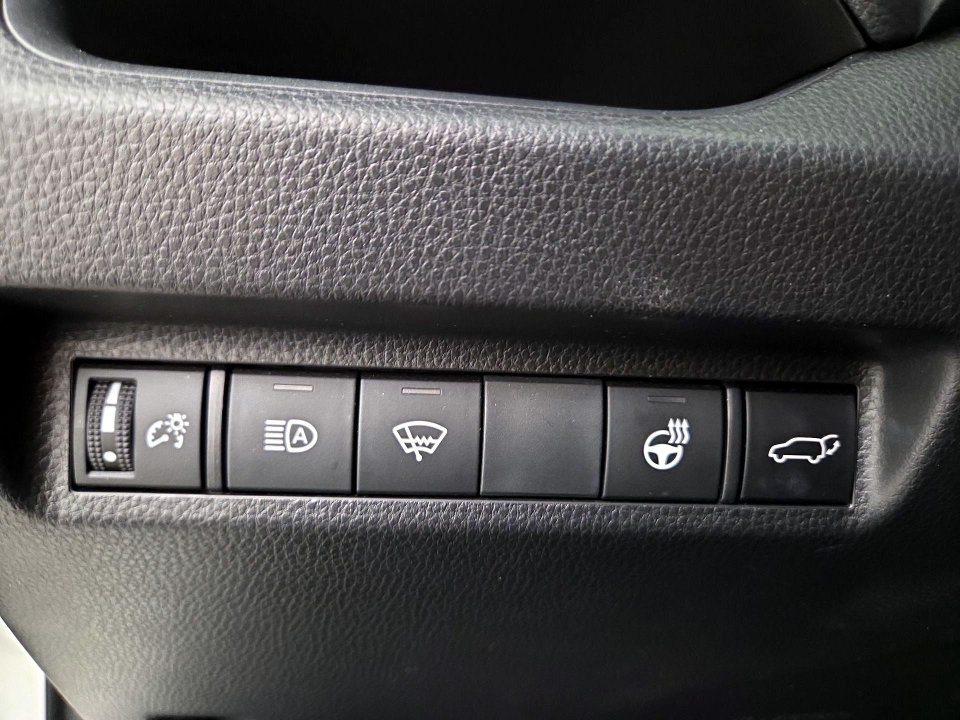 Thumbnail: 2022 Toyota RAV4 - 13