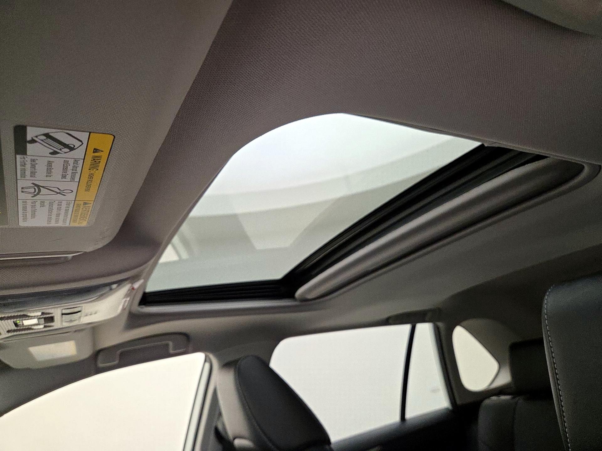 Thumbnail: 2022 Toyota RAV4 - 19