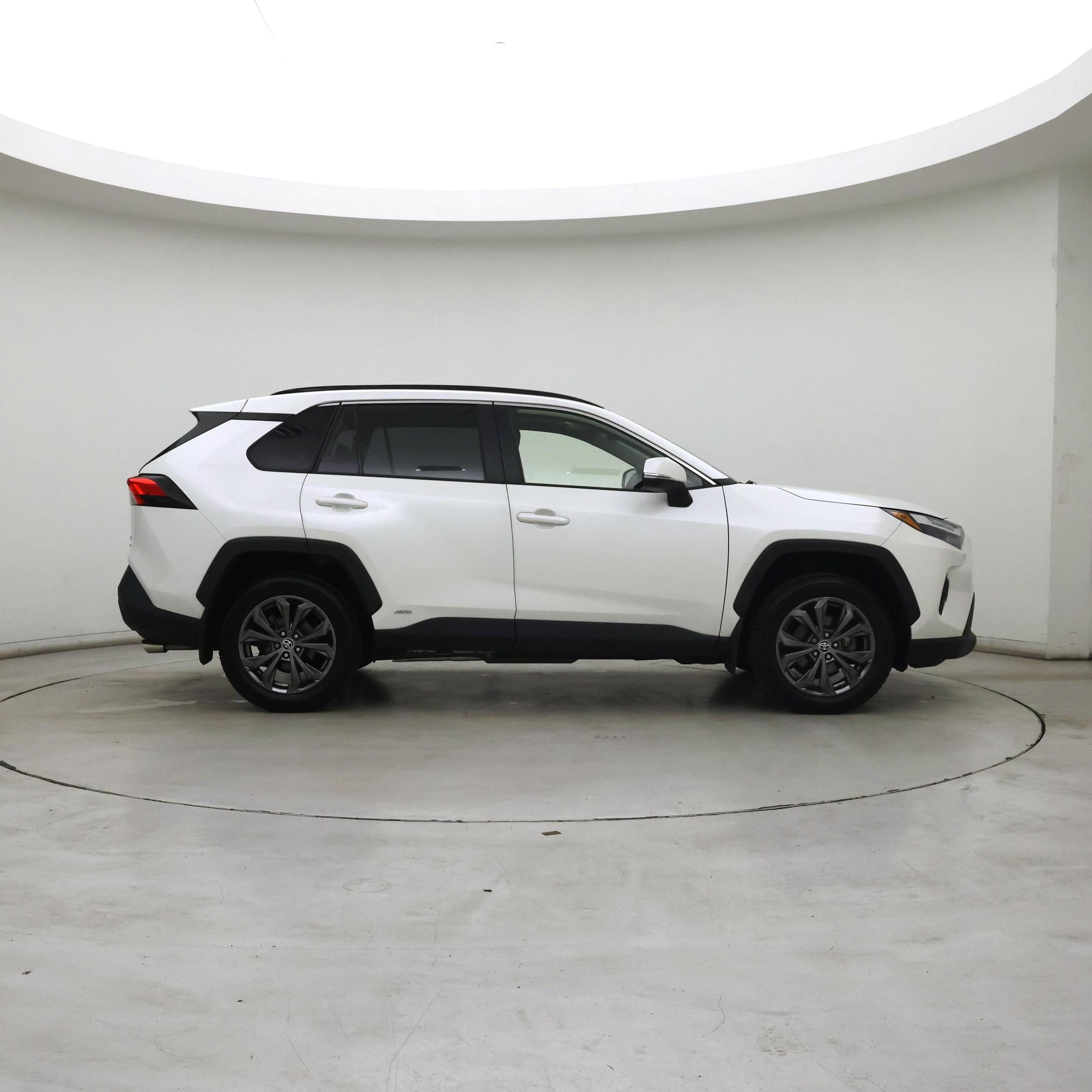 Thumbnail: 2022 Toyota RAV4 - 7