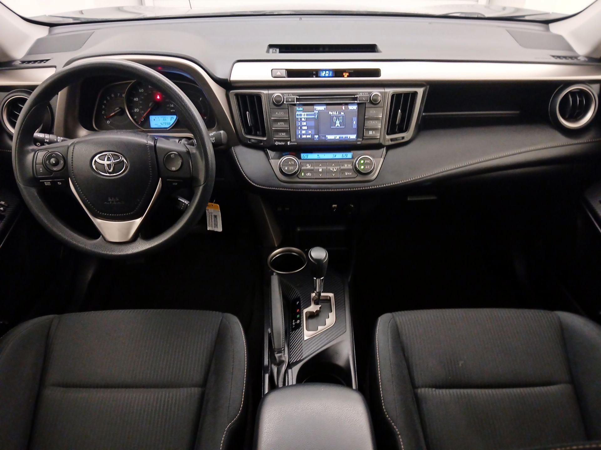 Thumbnail: 2015 Toyota RAV4 - 9