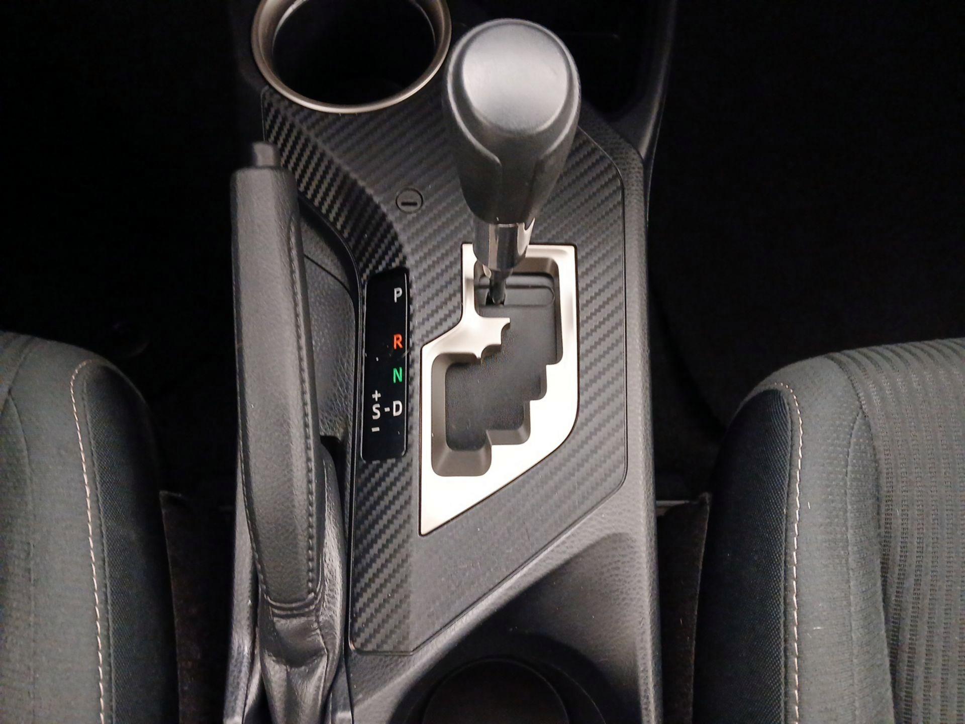 Thumbnail: 2015 Toyota RAV4 - 17