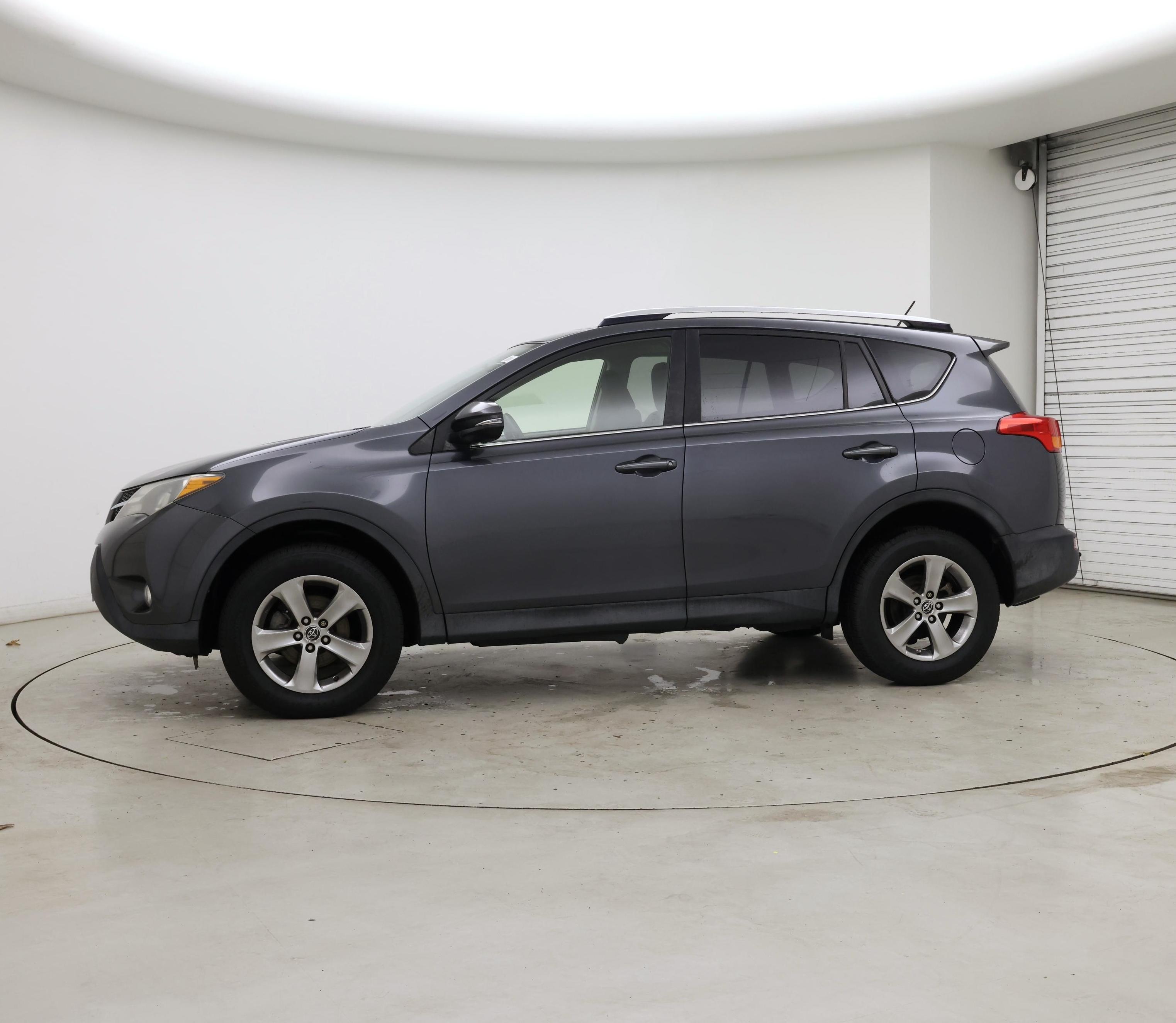 Thumbnail: 2015 Toyota RAV4 - 3
