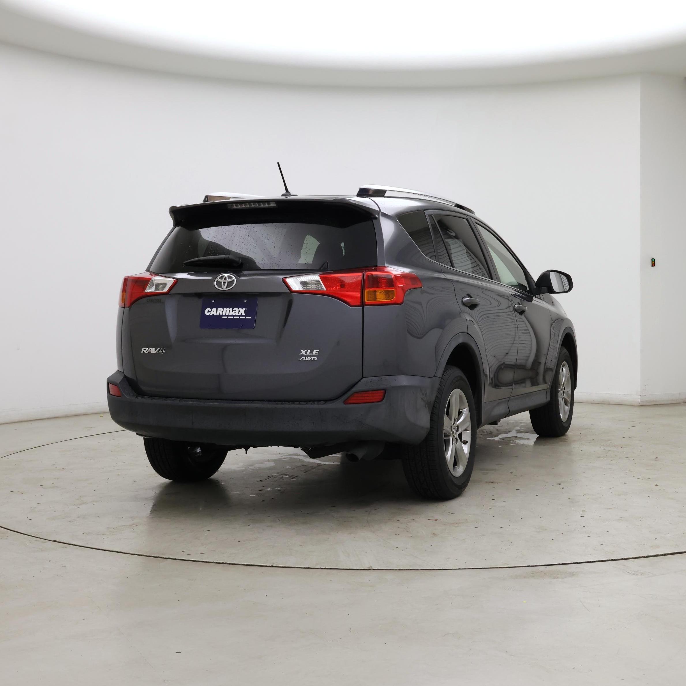 Thumbnail: 2015 Toyota RAV4 - 8