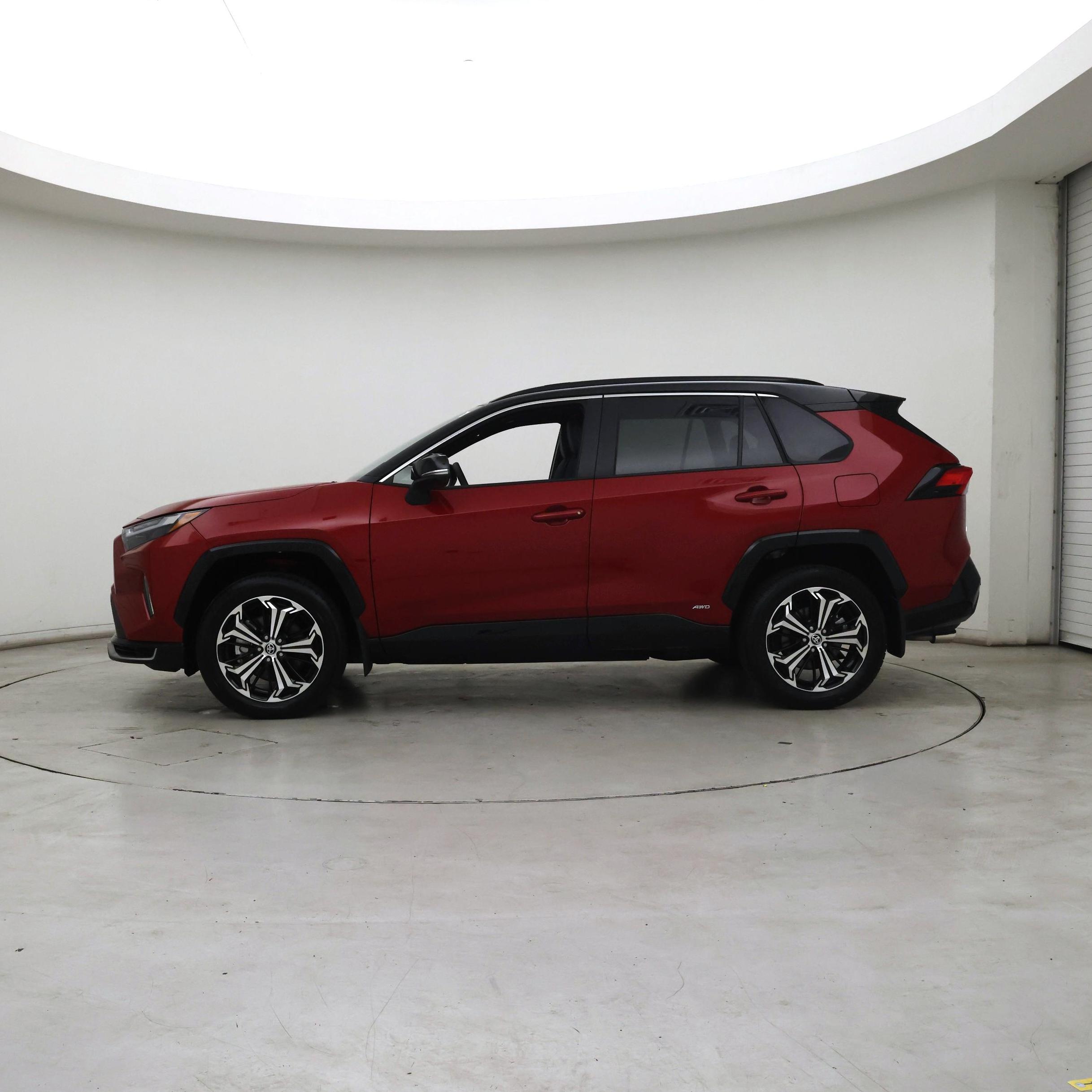 Thumbnail: 2025 Toyota RAV4 - 3