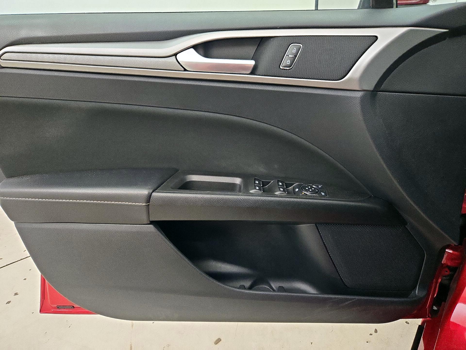 Thumbnail: 2020 Ford Fusion - 12