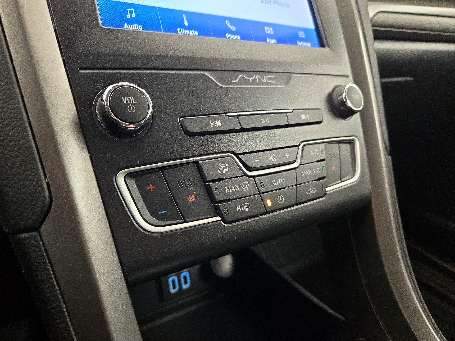 Thumbnail: 2020 Ford Fusion - 16