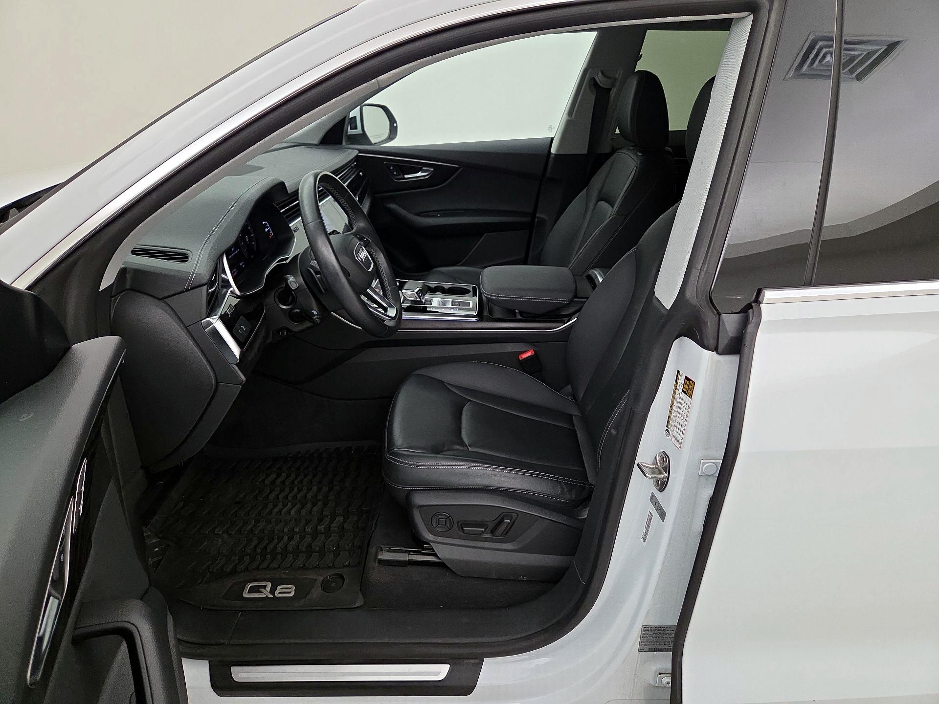 Thumbnail: 2023 Audi Q8 - 11