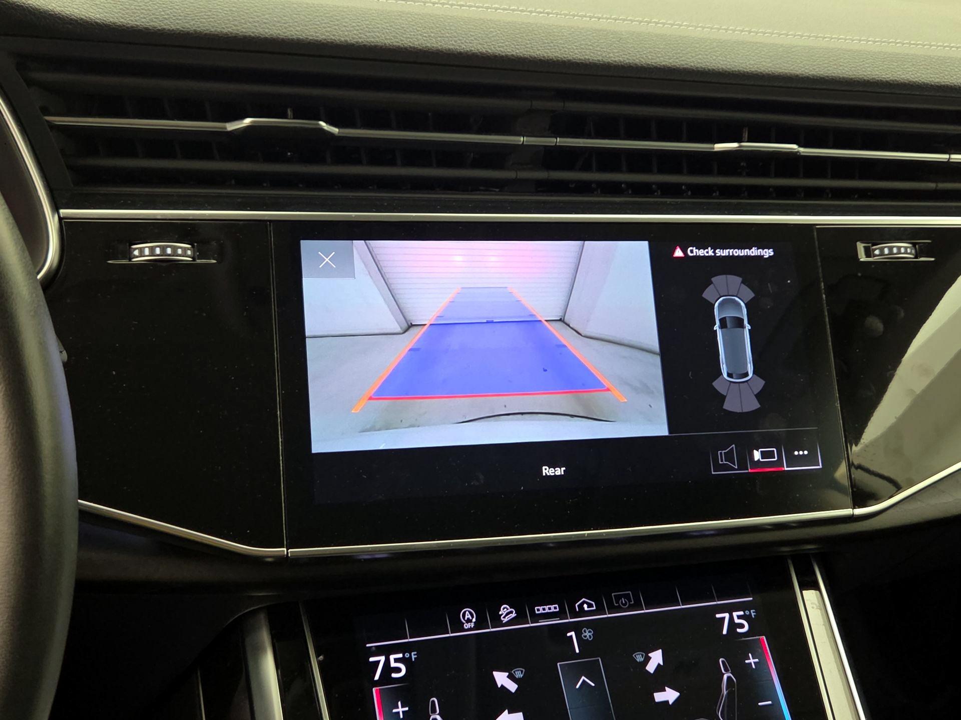 Thumbnail: 2023 Audi Q8 - 14