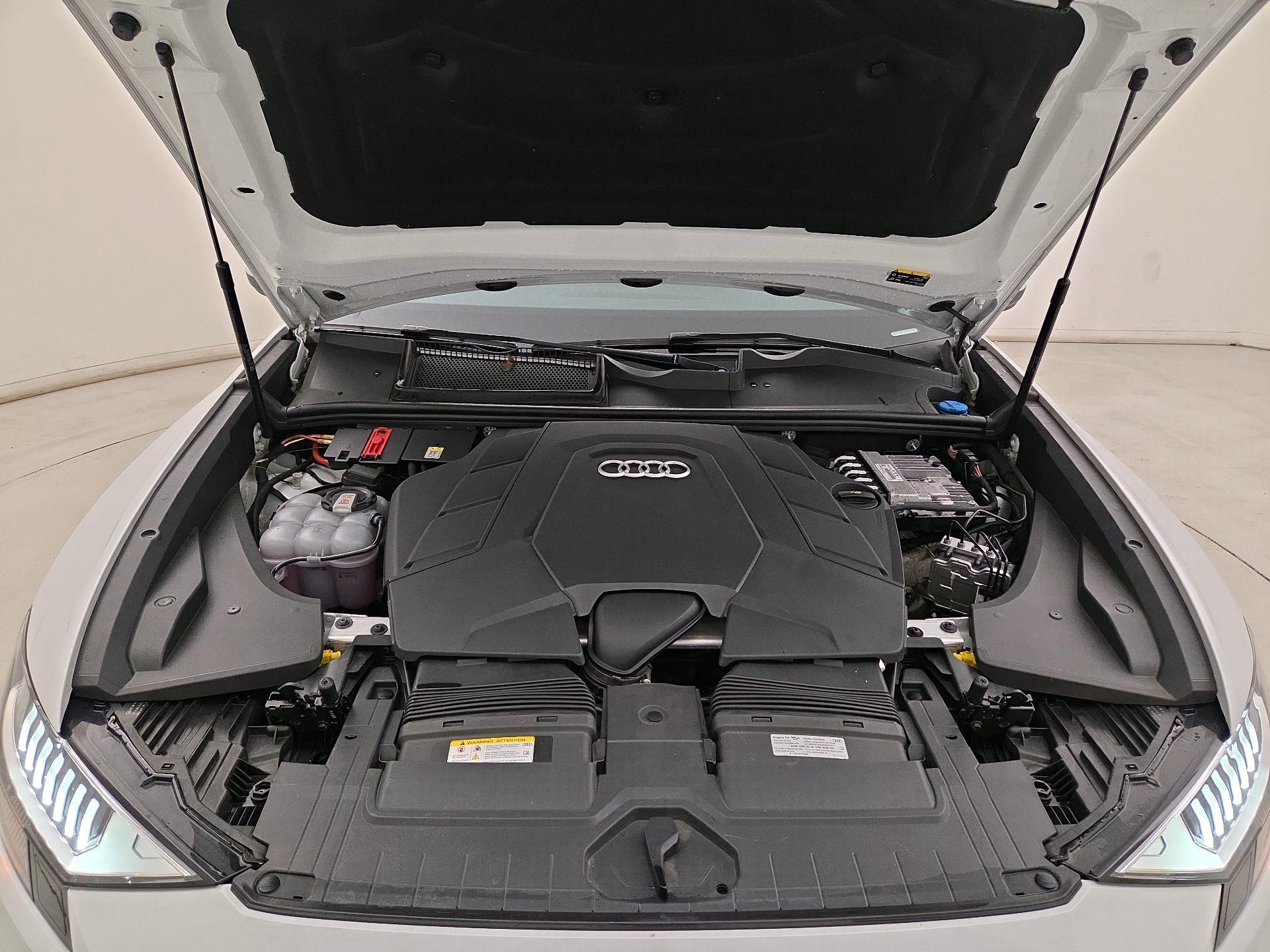 Thumbnail: 2023 Audi Q8 - 20