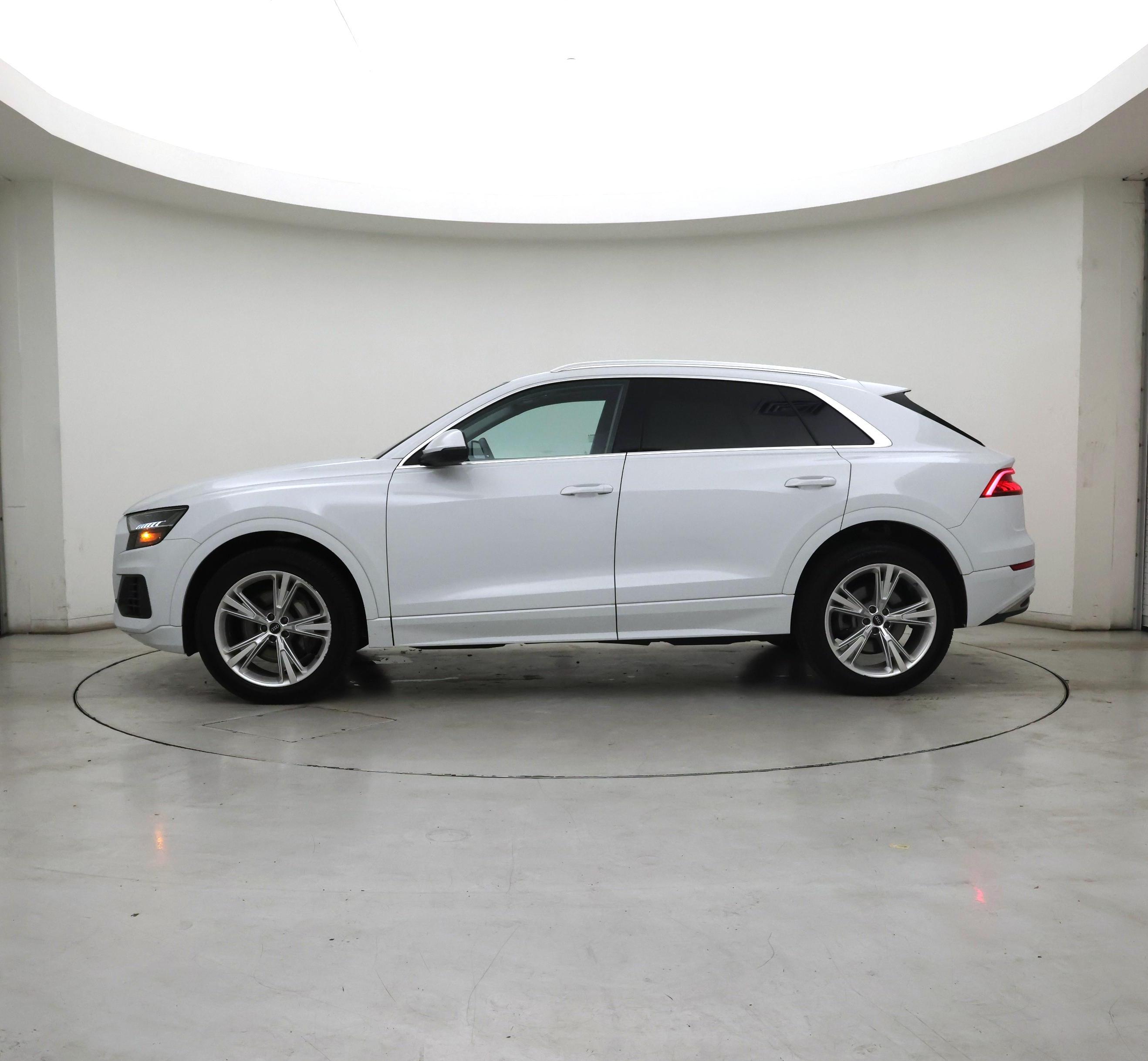 Thumbnail: 2023 Audi Q8 - 3