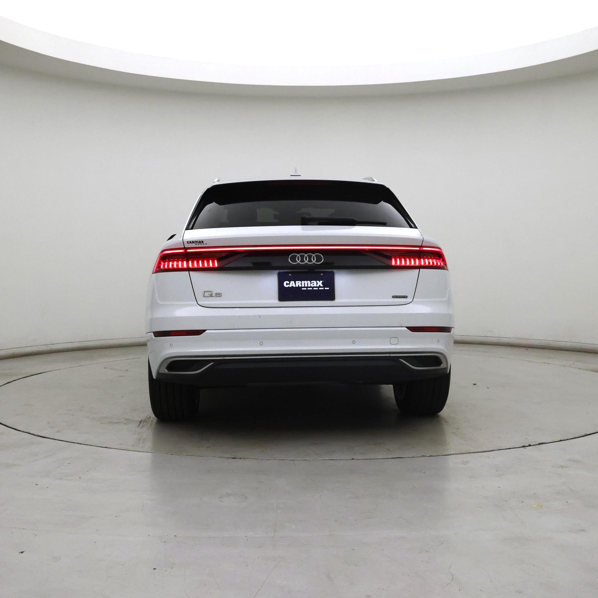 Thumbnail: 2023 Audi Q8 - 6