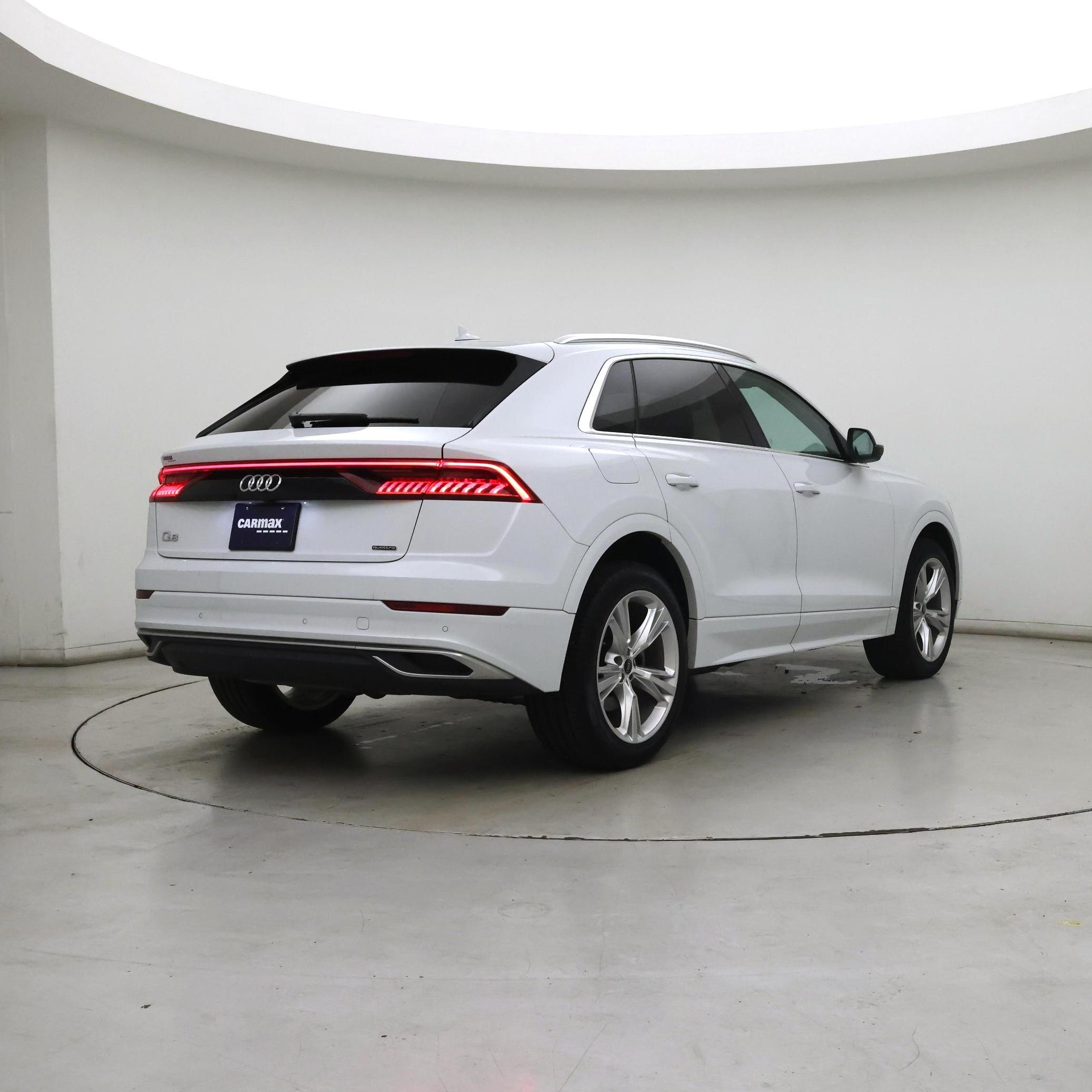 Thumbnail: 2023 Audi Q8 - 8