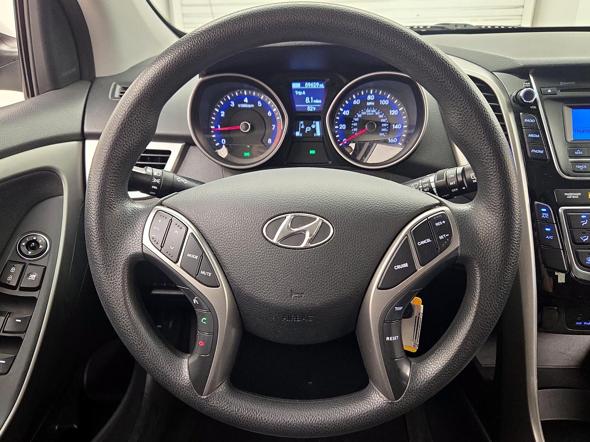 Thumbnail: 2017 Hyundai Elantra - 10