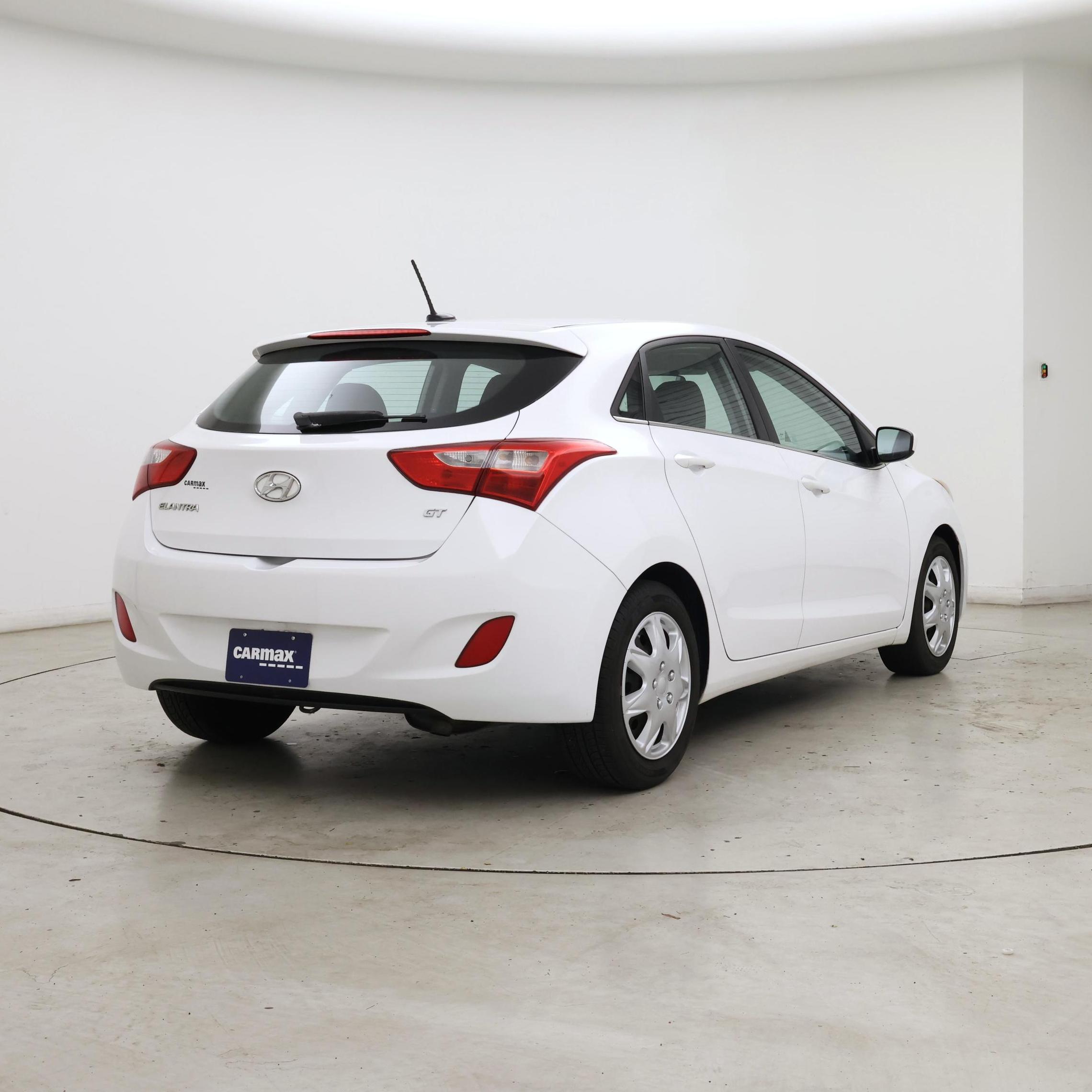 Thumbnail: 2017 Hyundai Elantra - 8