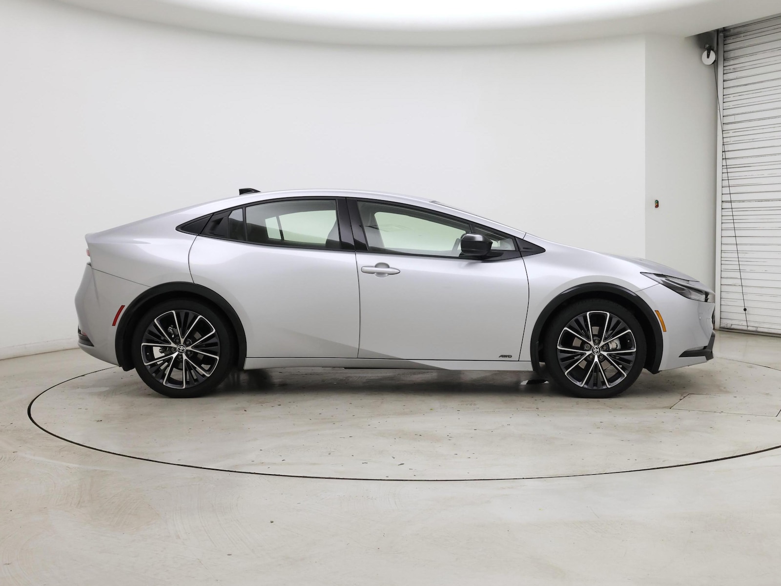 2026 Toyota Prius XLE - Photo 8