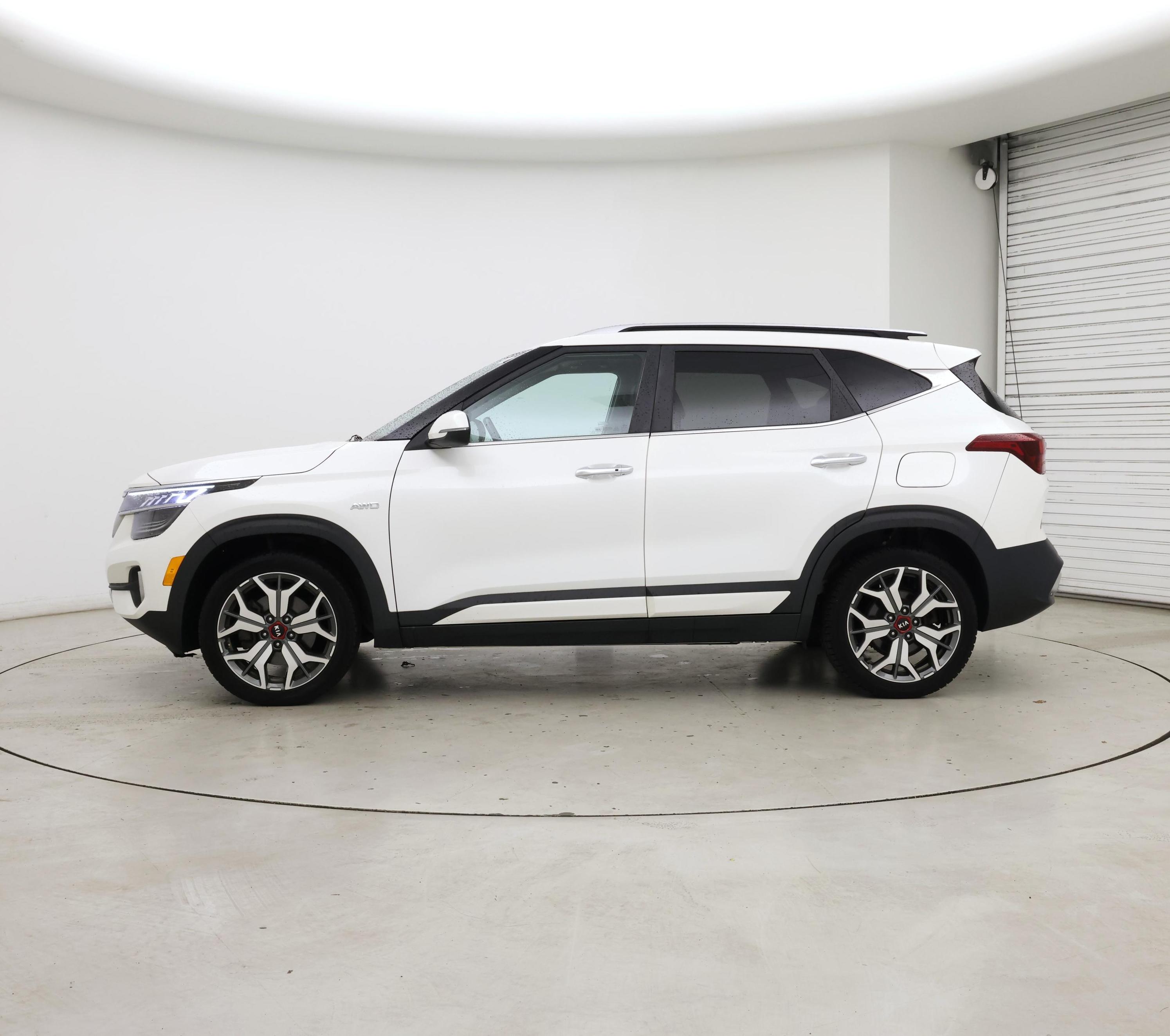 Thumbnail: 2021 Kia Seltos - 3