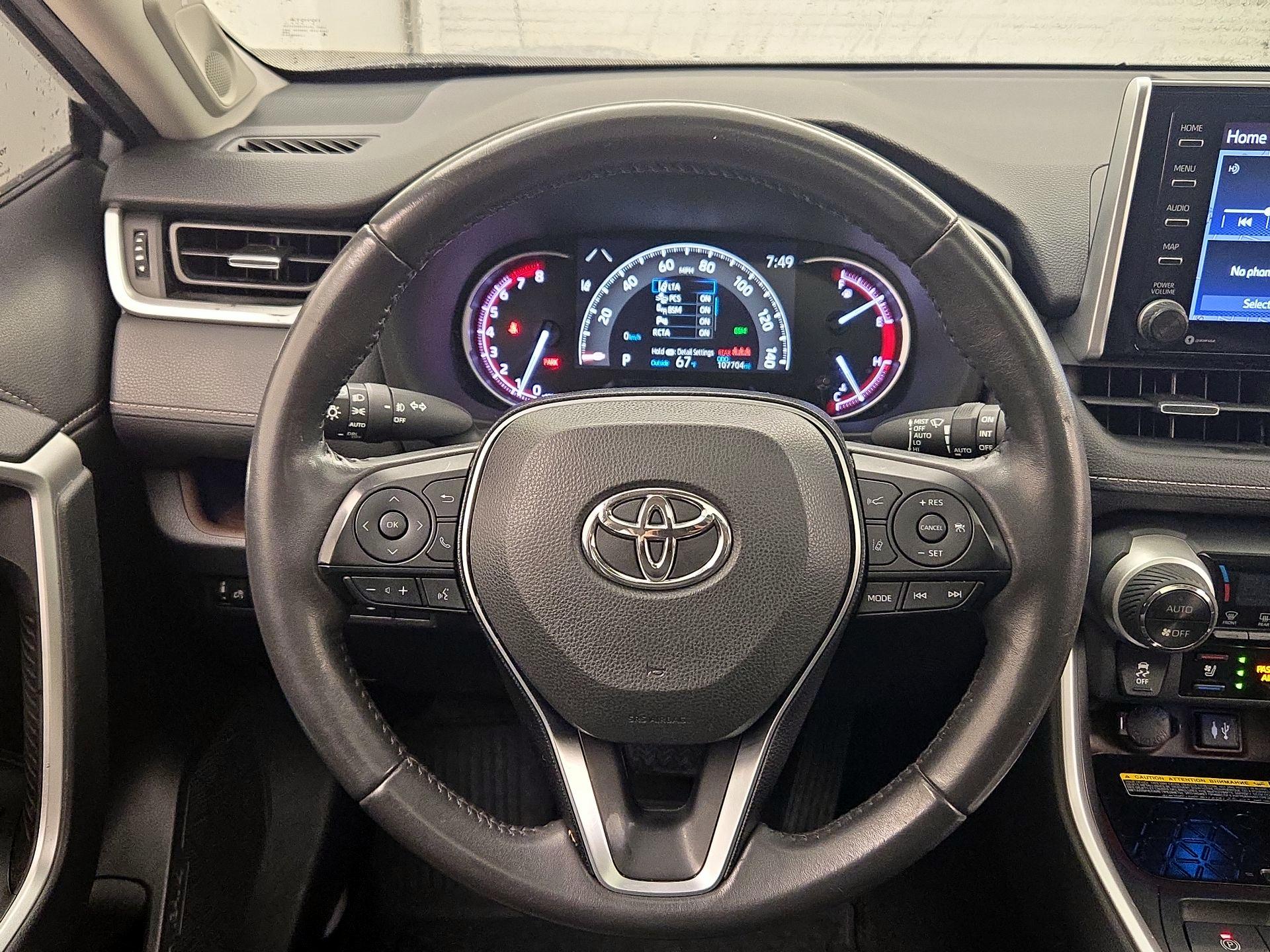 Thumbnail: 2019 Toyota RAV4 - 10