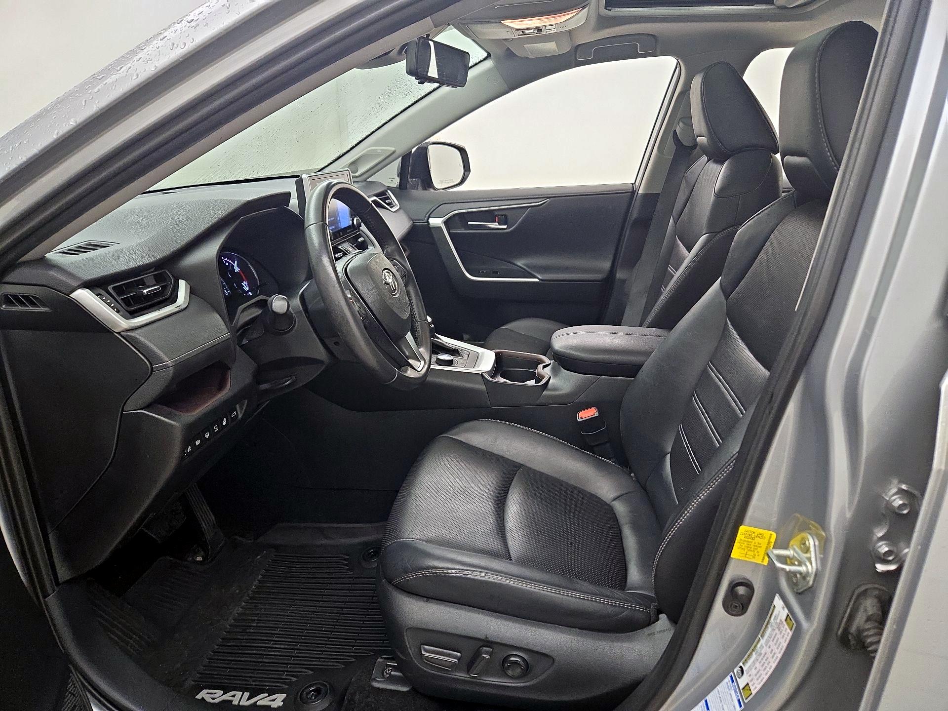 Thumbnail: 2019 Toyota RAV4 - 11