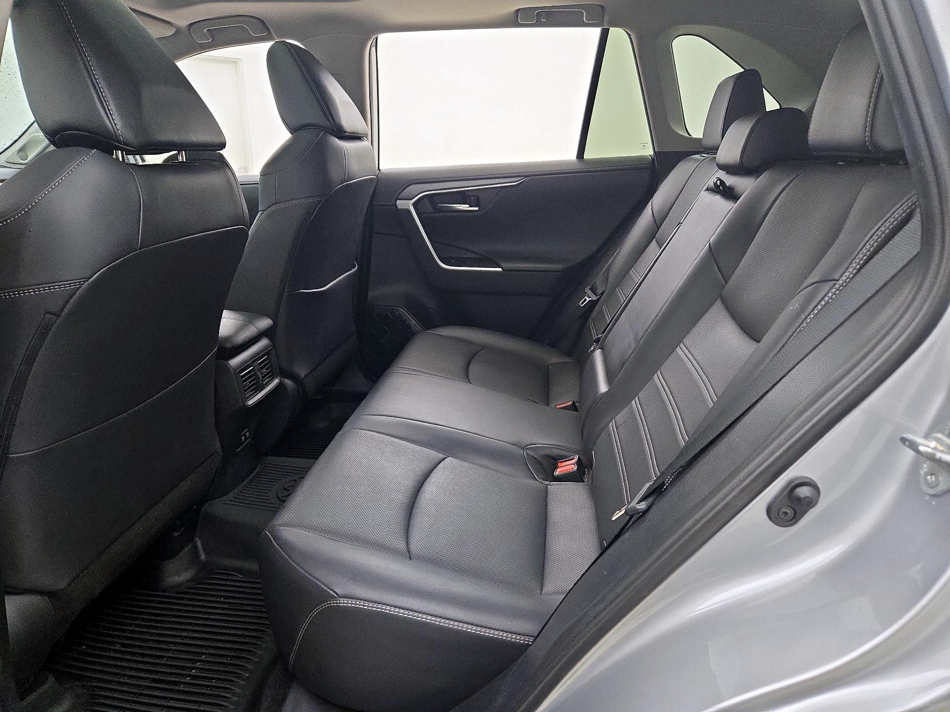 Thumbnail: 2019 Toyota RAV4 - 19