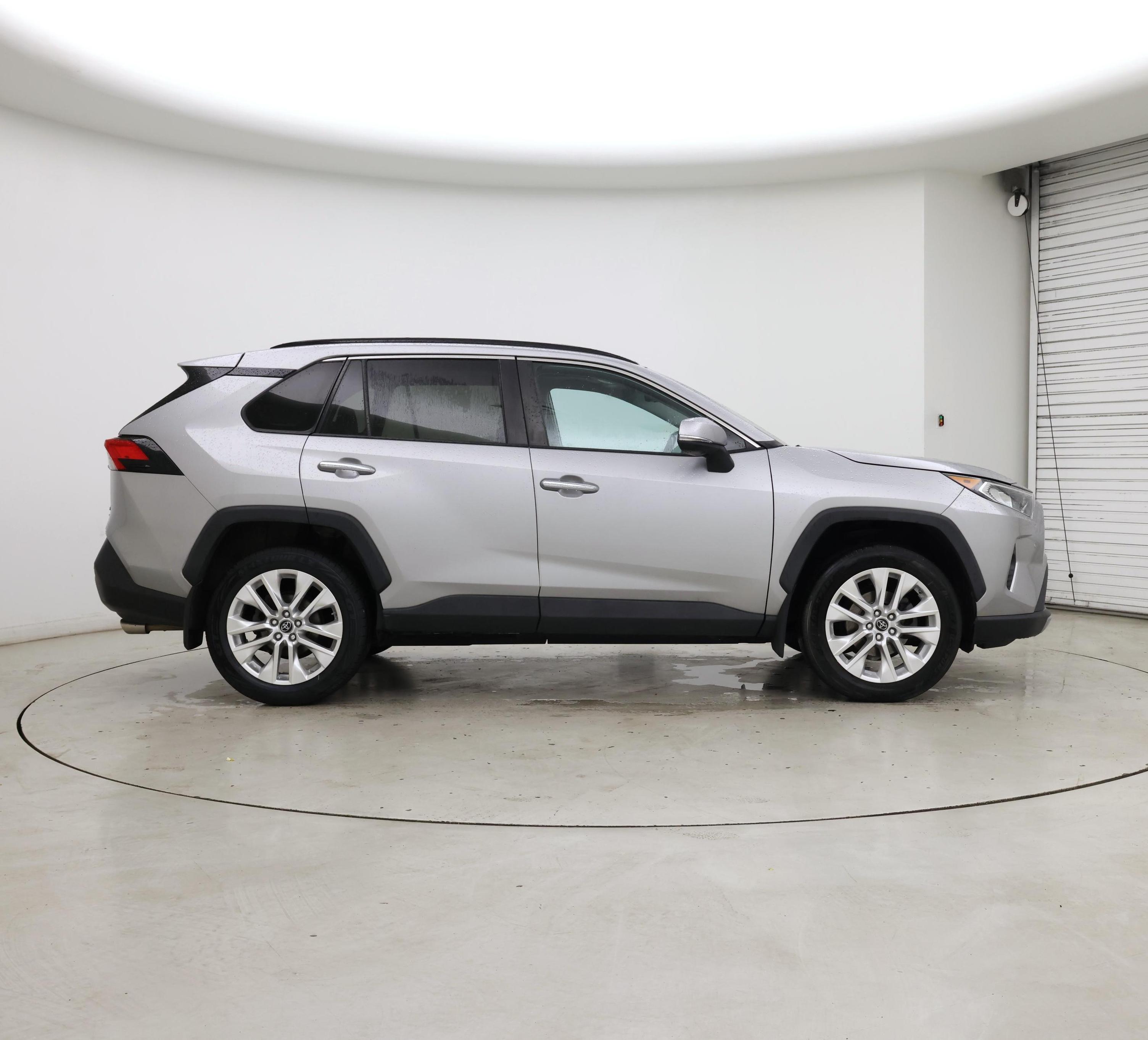 Thumbnail: 2019 Toyota RAV4 - 7